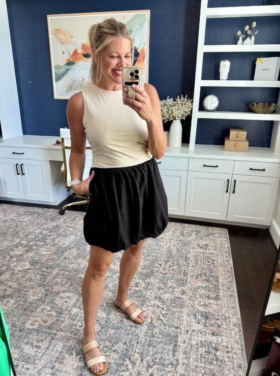 Love this cute bubble hem dress! 

 