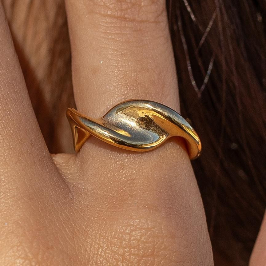 En Pointe Ring | ALCO Jewelry