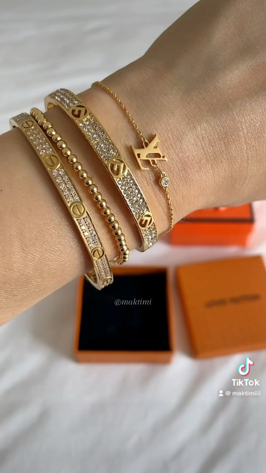 Louis Vuitton LV Edge MM Bracelet Gold in Gold Metal with Gold