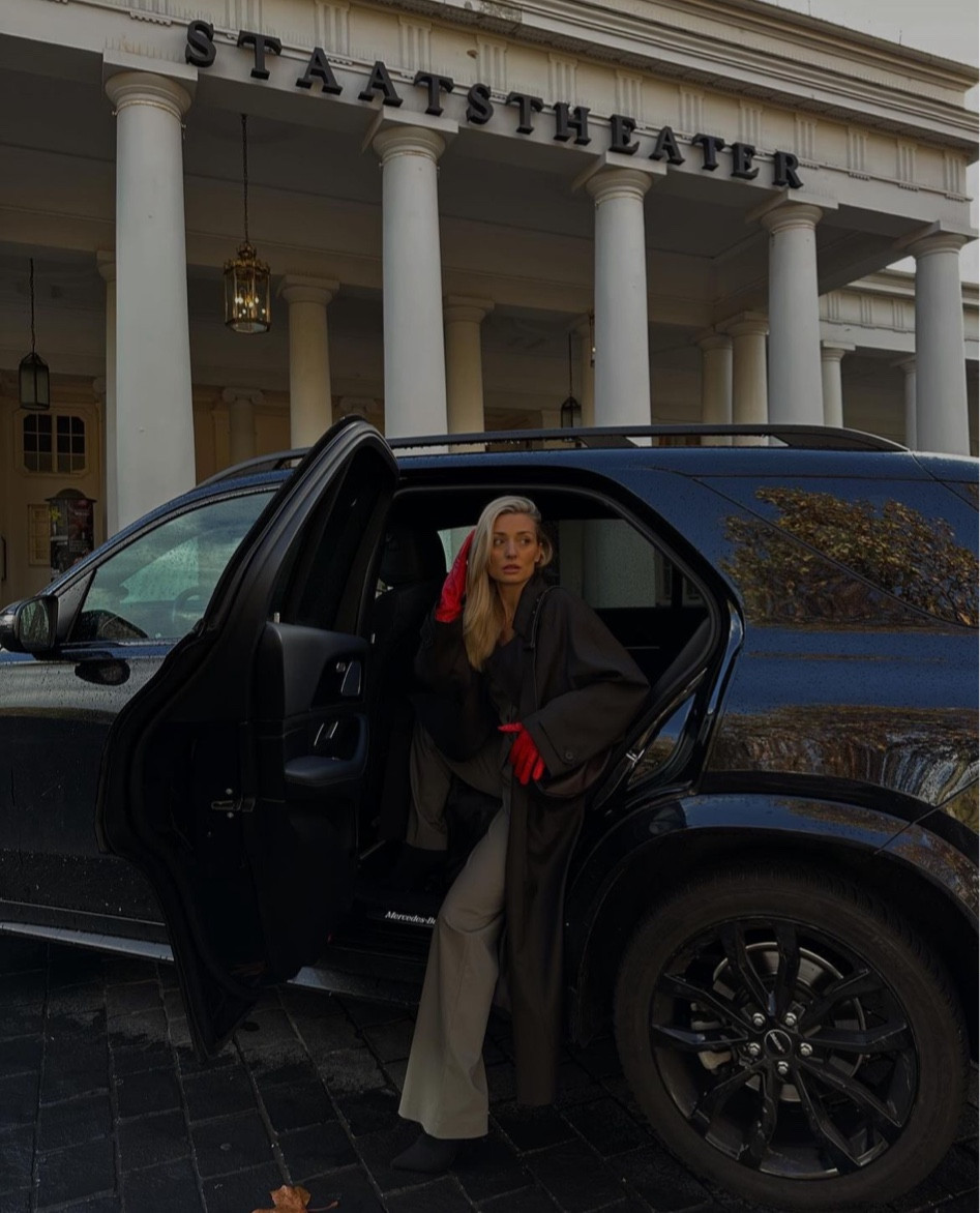 trenchcoat and red gloves 🫶🏻

#LTKSeasonal #LTKeurope #LTKstyletip