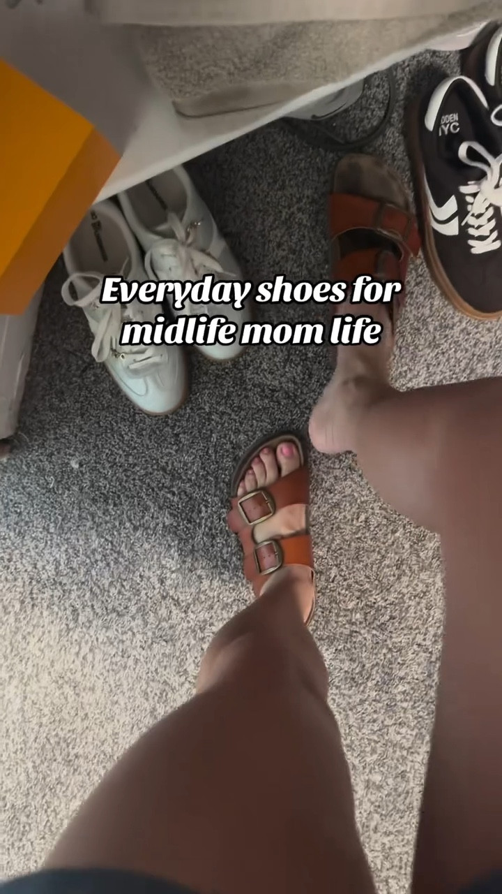 My go to slide! Walmart’s Time and Tru sandal! 🩴 I’ve had over 3 yrs… or maybe 2. You know where I link them:) 

#walmartpartner @walmartcreator