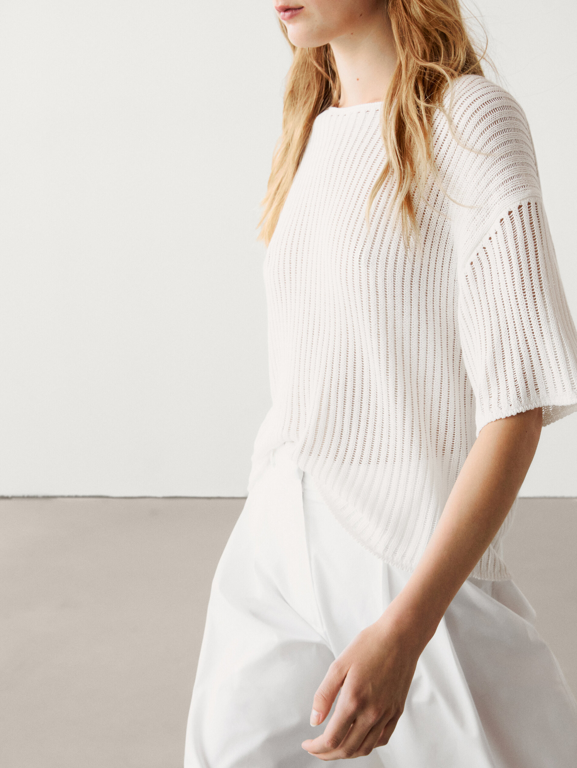 Short sleeve knit sweater with a crew neck | Massimo Dutti US