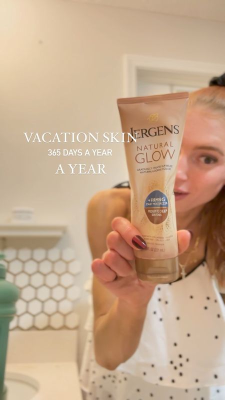 Beach vacation skin every day of the year
JERGENS natural glow 
Firming daily lotion 
Tanning lotion, hyaluronic acid 
Gift guide

#LTKCyberWeek #LTKGiftGuide #LTKHoliday