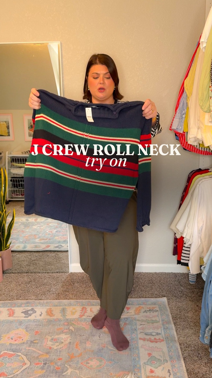 🧣J crew roll neck sweater on my size 16 body-is it cute or are we being totally catfished? 🤔

#jcrew #rollnecksweater #size16style 
Fall fashion | j crew roll neck sweater