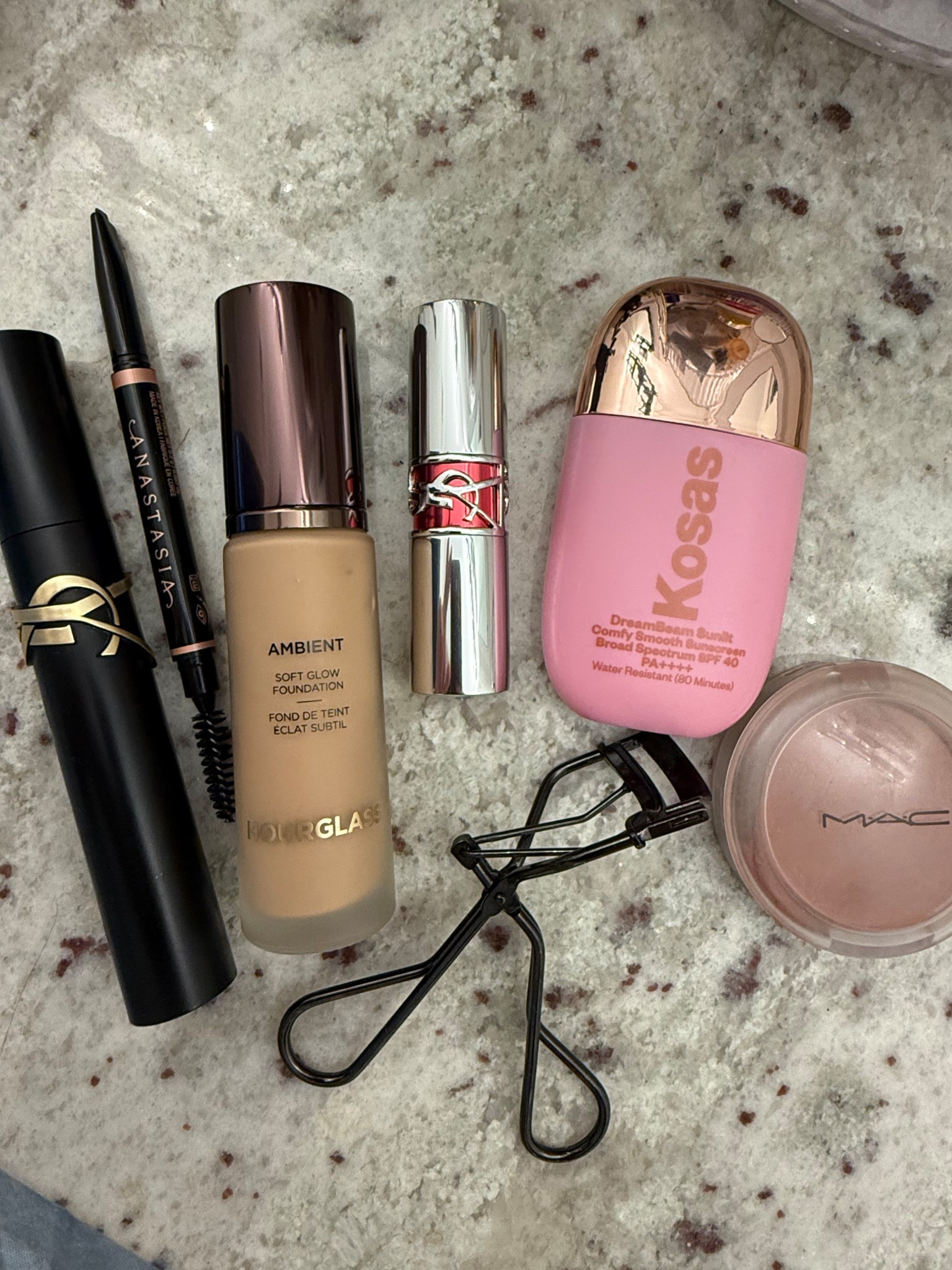 @nordstrombeauty @nordstrom #nordstrompartner
Because who has time for a full beat in this heat? ☀️ My go-to 15-minute summer look with products I swear by—all from Nordstrom. 

#LTKOver40 #LTKSummerEdit #LTKBeauty