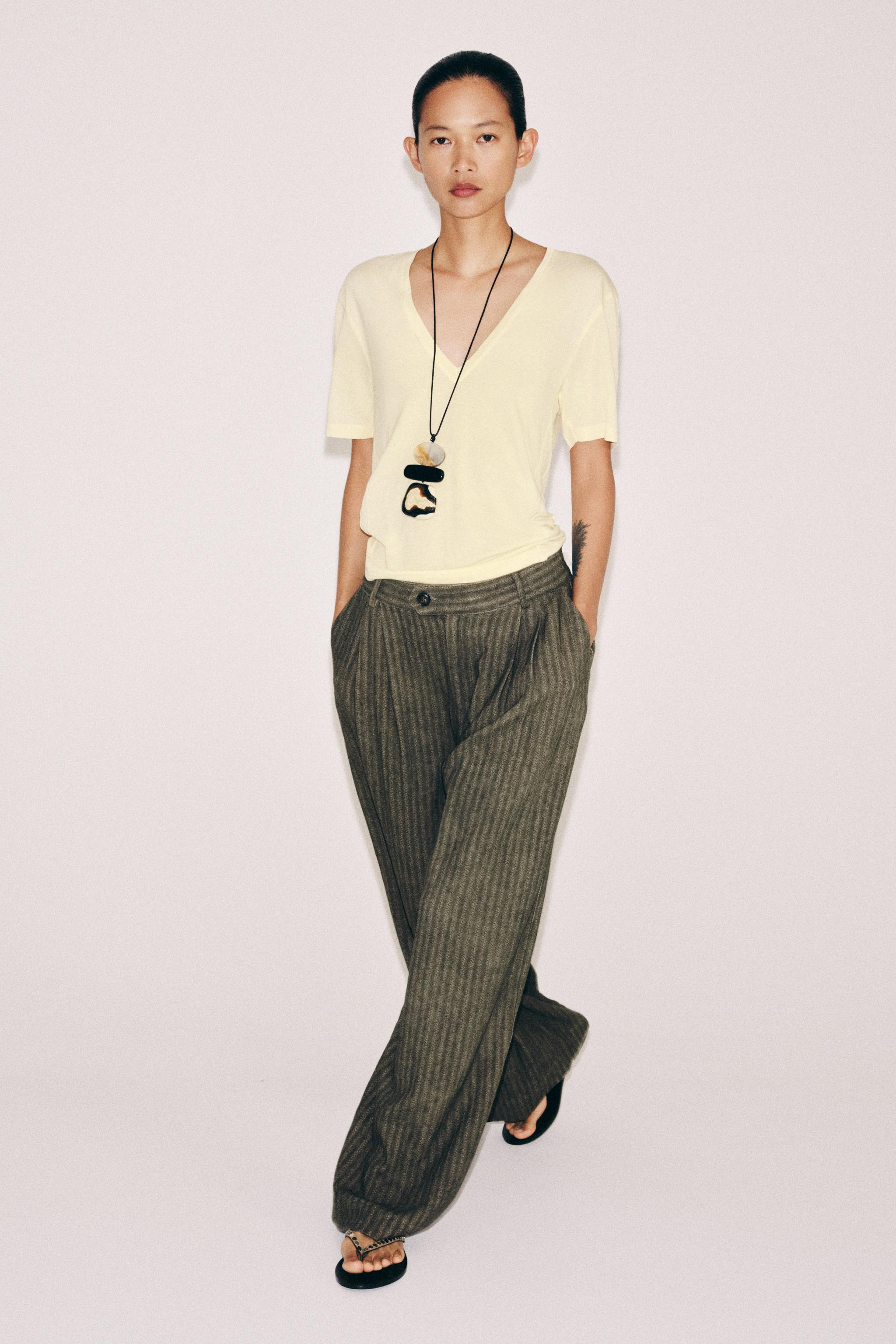 FLOWY V-NECK T-SHIRT | Zara US