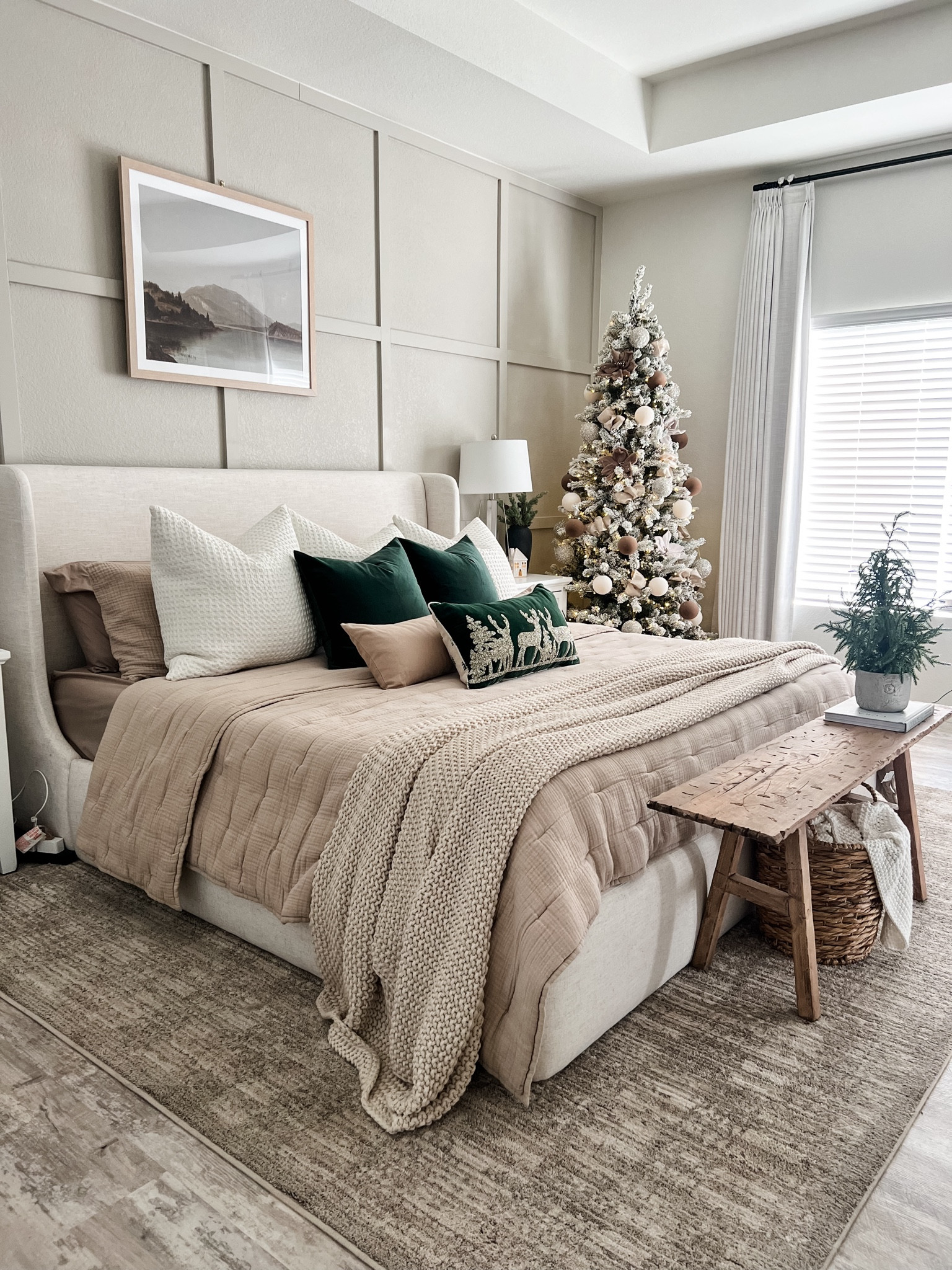 The coziest bedroom for Christmas 🥰🎄

#LTKSeasonal #LTKHome #LTKHoliday