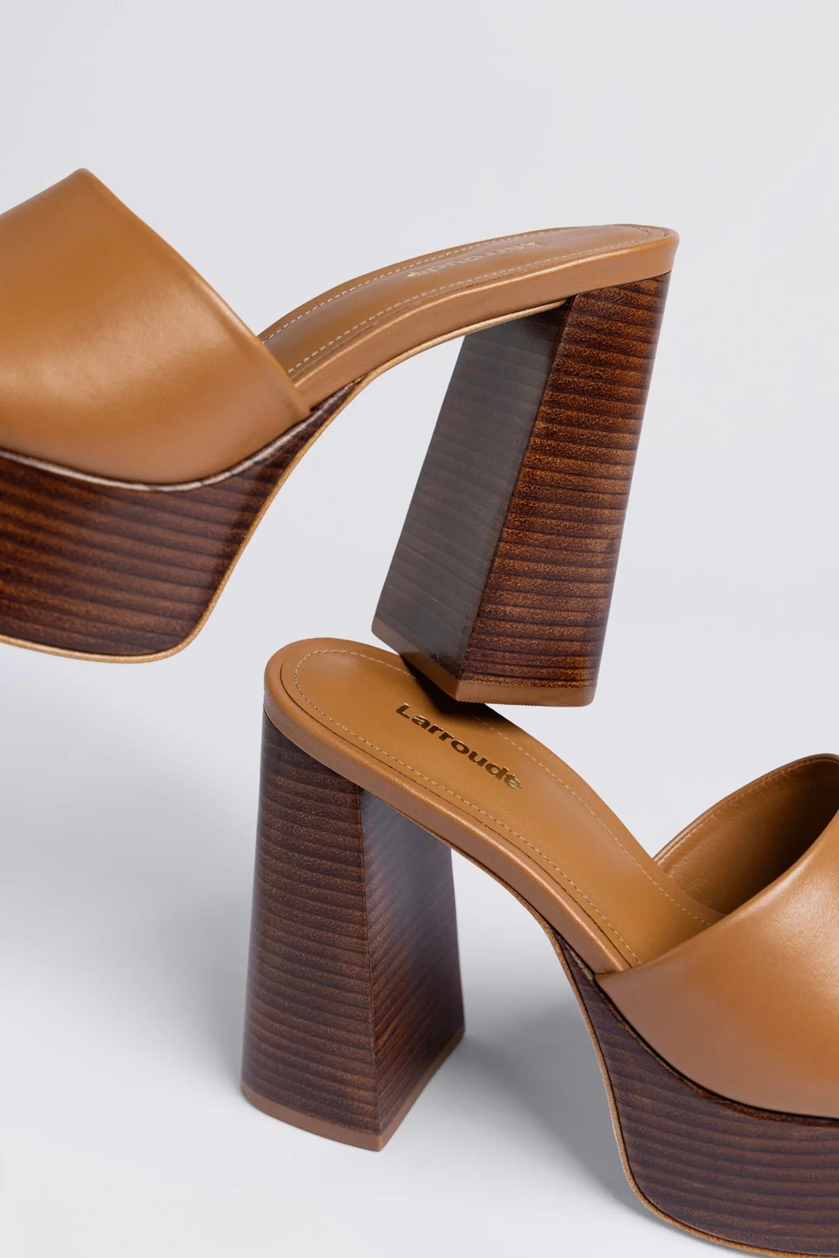 Dolly Mule Caramel Leather | Larroude