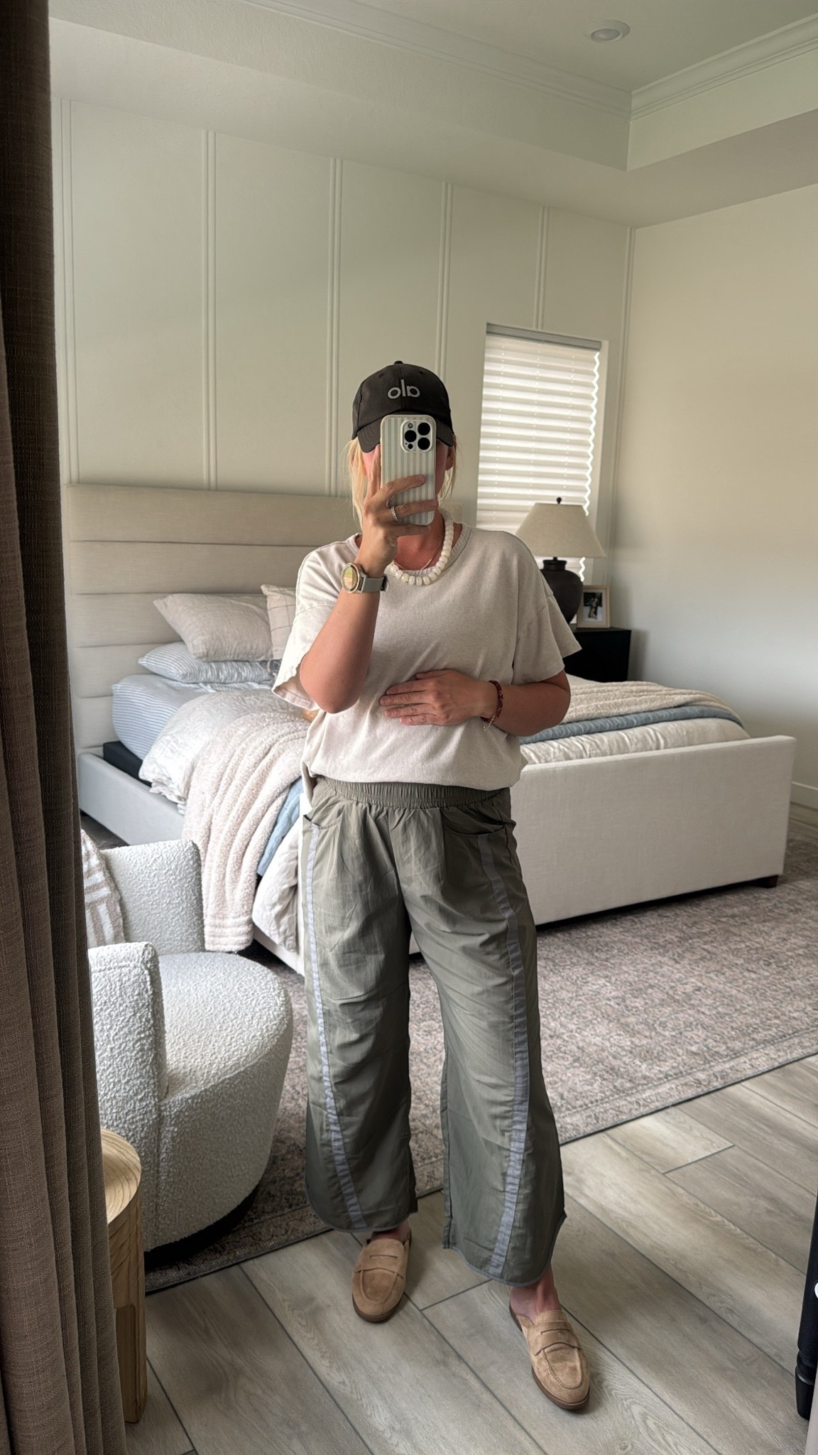 Maternity casual outfit for running errands

Pants: Medium (sized up one)

#LTKmomlife #LTKBump
