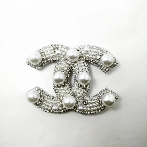 Art: "Classique" WHITE-SILVER Handmade Brooch. | Etsy (US)