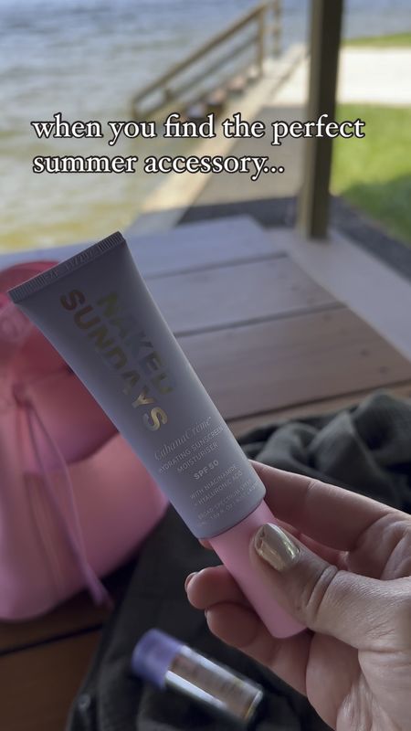 #ad | The best summer accessory is without a doubt….sunscreen ✨

I am loving this hydrating sunscreen moisturizer from @naked_sundays that has SPF 50+. It goes on smooth and keeps my face protected for lake days with the fam 🙌🏼

Learn more about Naked Sundays and how you can shop their latest products at @targetstyles in the @shop.ltk app 🤍 

#NakedSundayspartner 



#LTKFindsUnder50 #LTKBeauty #LTKSeasonal