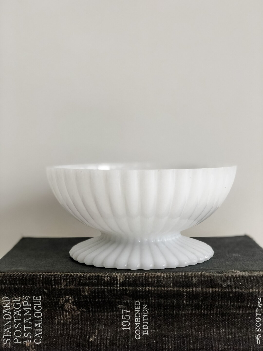 Vintage Ribbed Scalloped Milk Glass Bowl | Etsy (US)