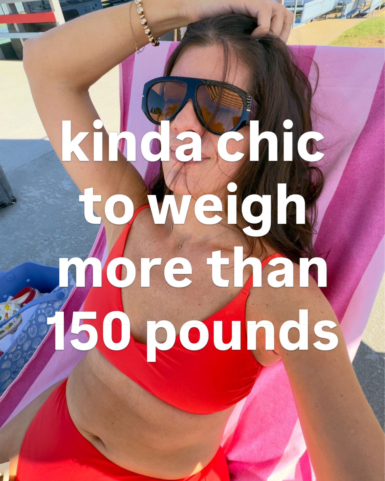 Kinda chic to be unapologetically yourself, wouldn’t you agree? 

#normalizenormalbodies #bodyconfidence #over40