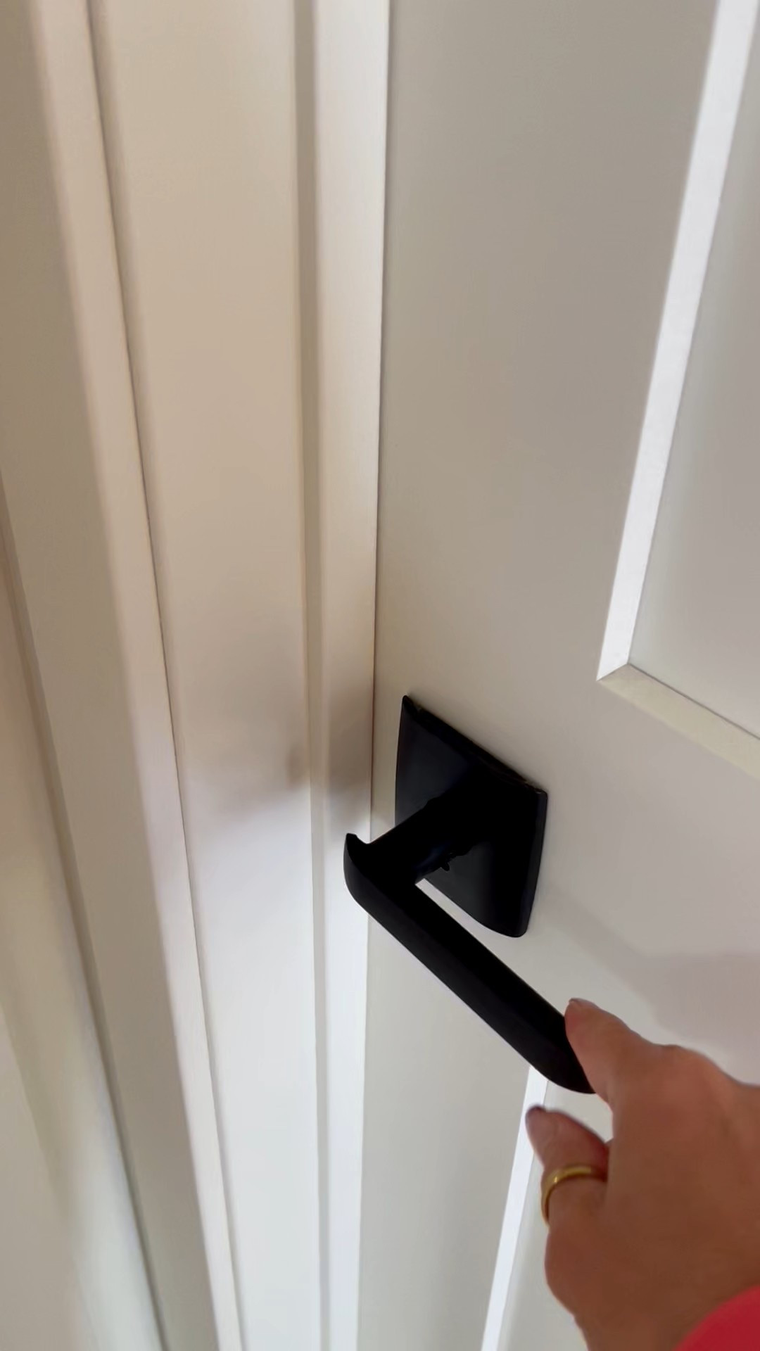 Powder bath at the lake. Blues & deep greens are the perfect combo for the lake. Crane wallpaper, shell wall art & warm wood accents create a fun & inviting vibe.
#lake



#LTKHome #LTKFamily #LTKSeasonal