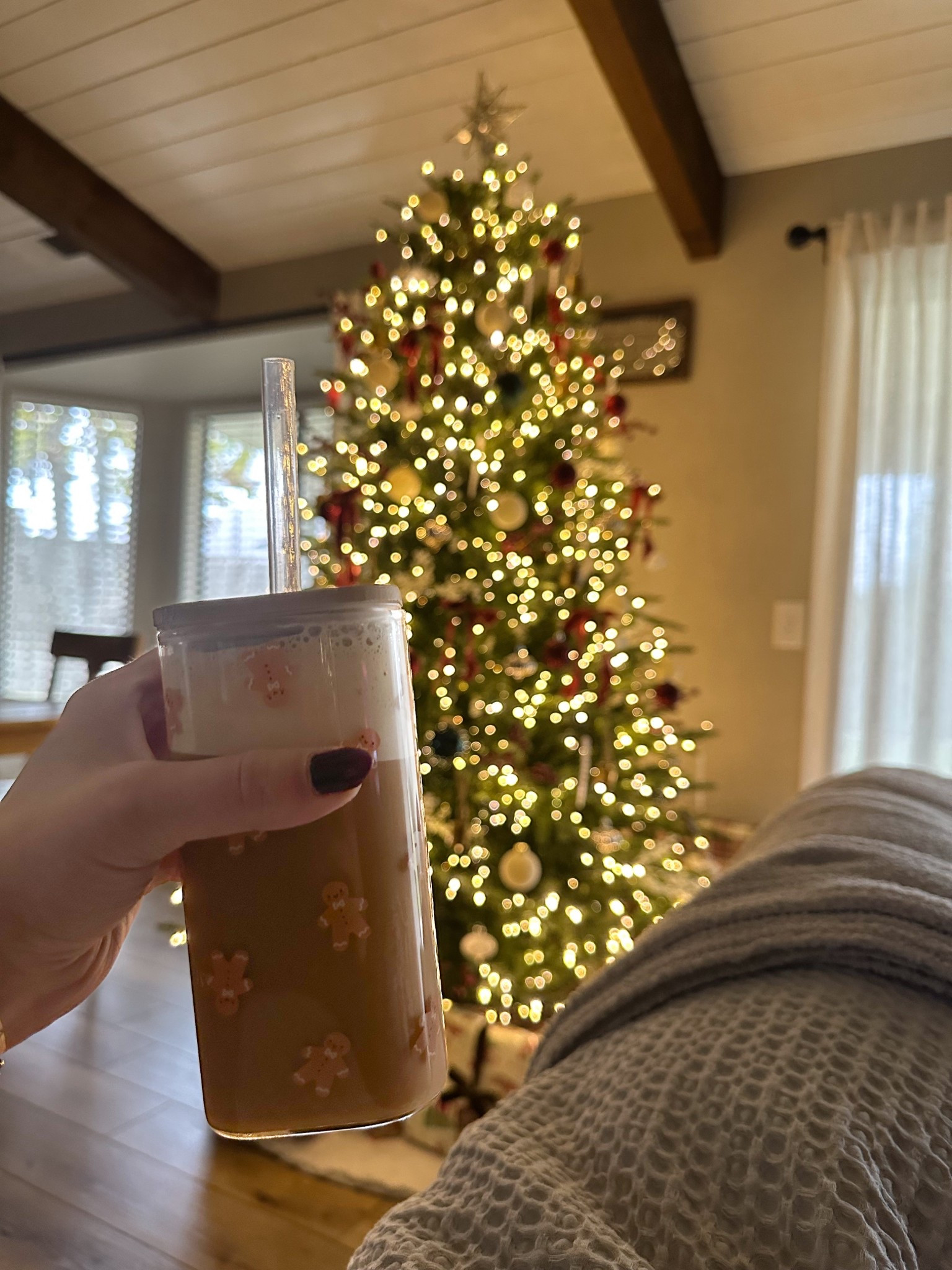 Slow mornings by the Christmas tree♥️

#LTKSeasonal #LTKHoliday #LTKdayinmylife