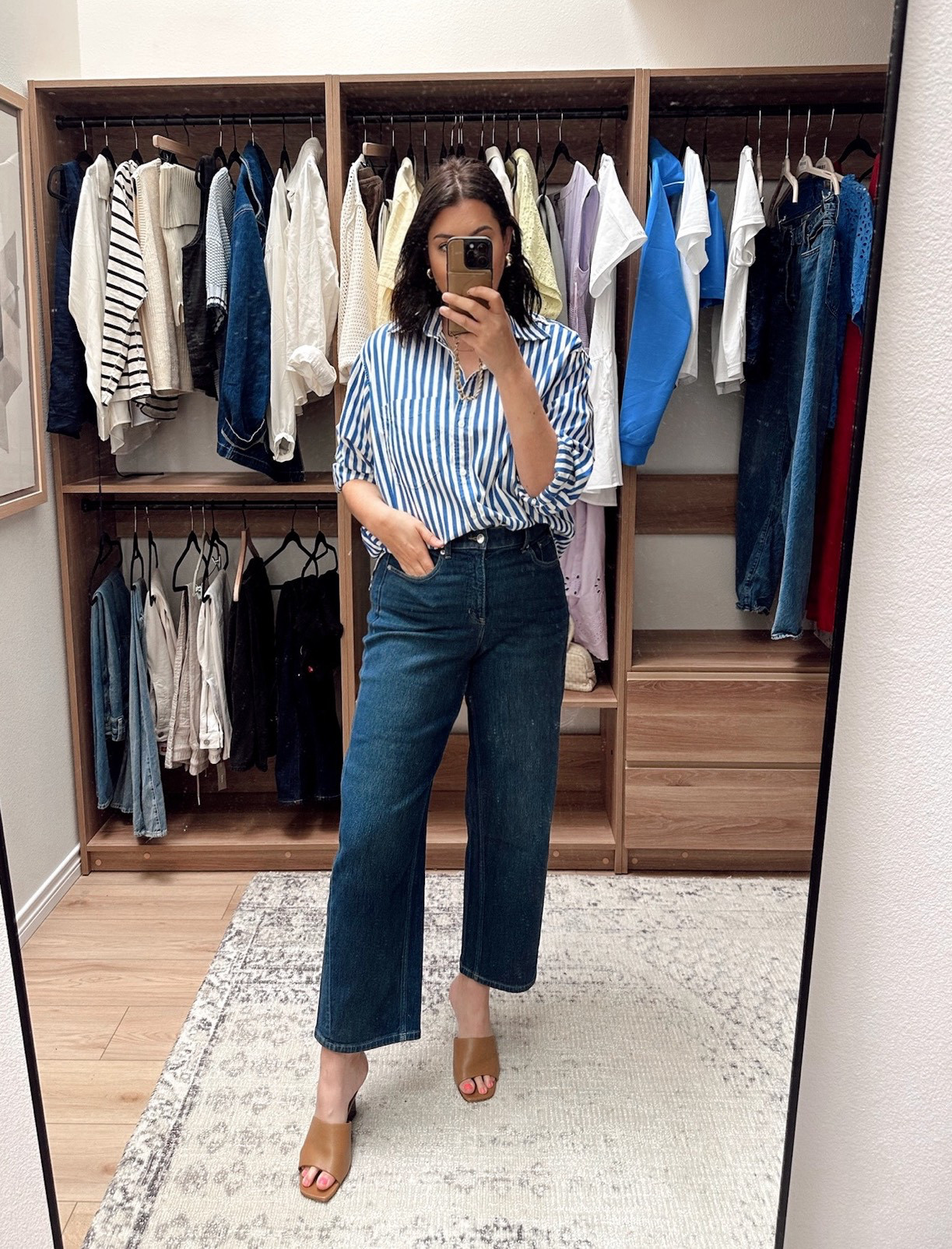 I love the Gap’s Big Shirts – they’re so comfortable and easy to wear. They do run BIG – I mean it’s in the name, but truly they’re very oversized. This is the medium and it runs big on me.

A nice staple for Spring! 

I'm in the large of the @spanx jeans. TTS, but size down if in between sizes. 

 
