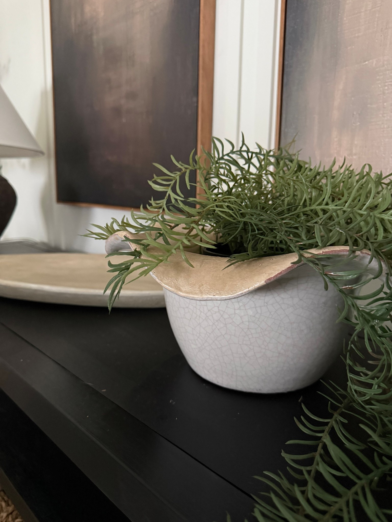 Gorgeous scallop vase! Love this shape..adds such charm to any space! 