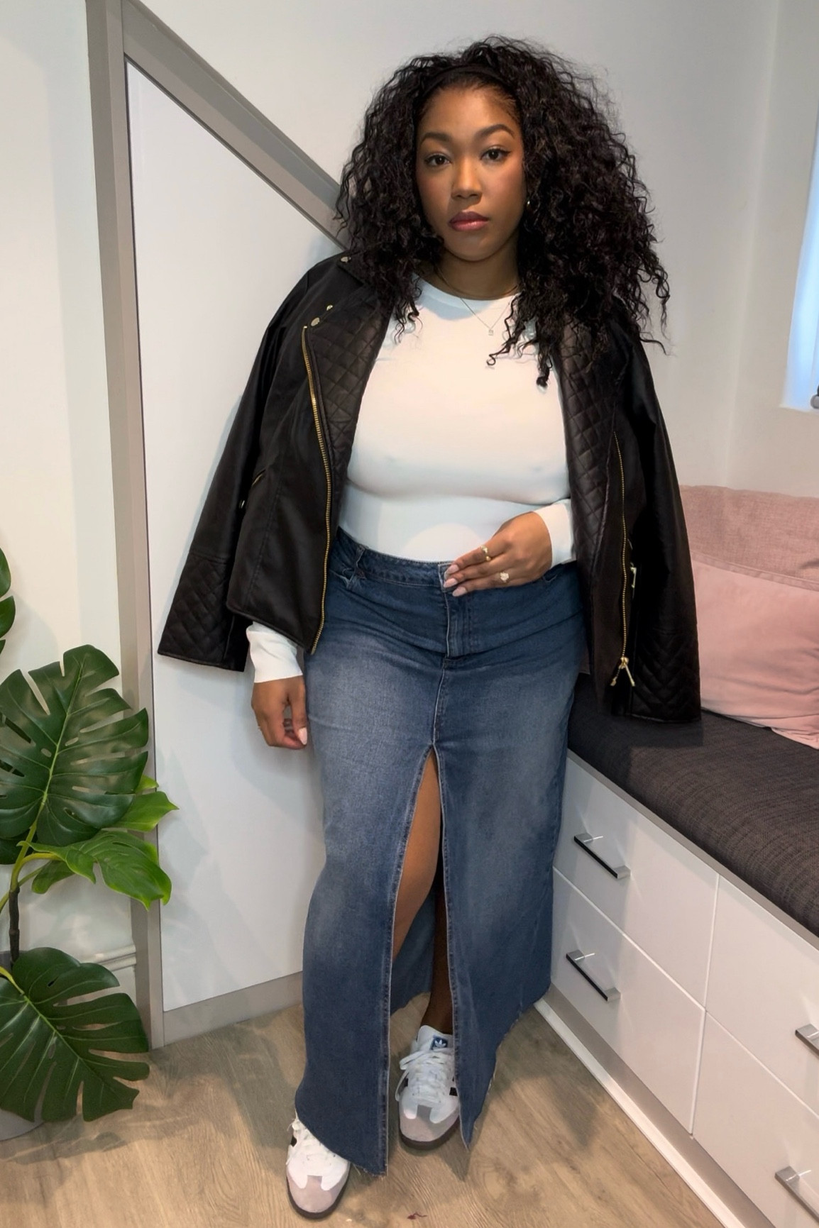 Denim maxi skirt OOTD

Bodysuit, Moto jacket, denim skirt, maxi skirt, sambas 

#LTKmidsize #LTKstyletip #LTKplussize