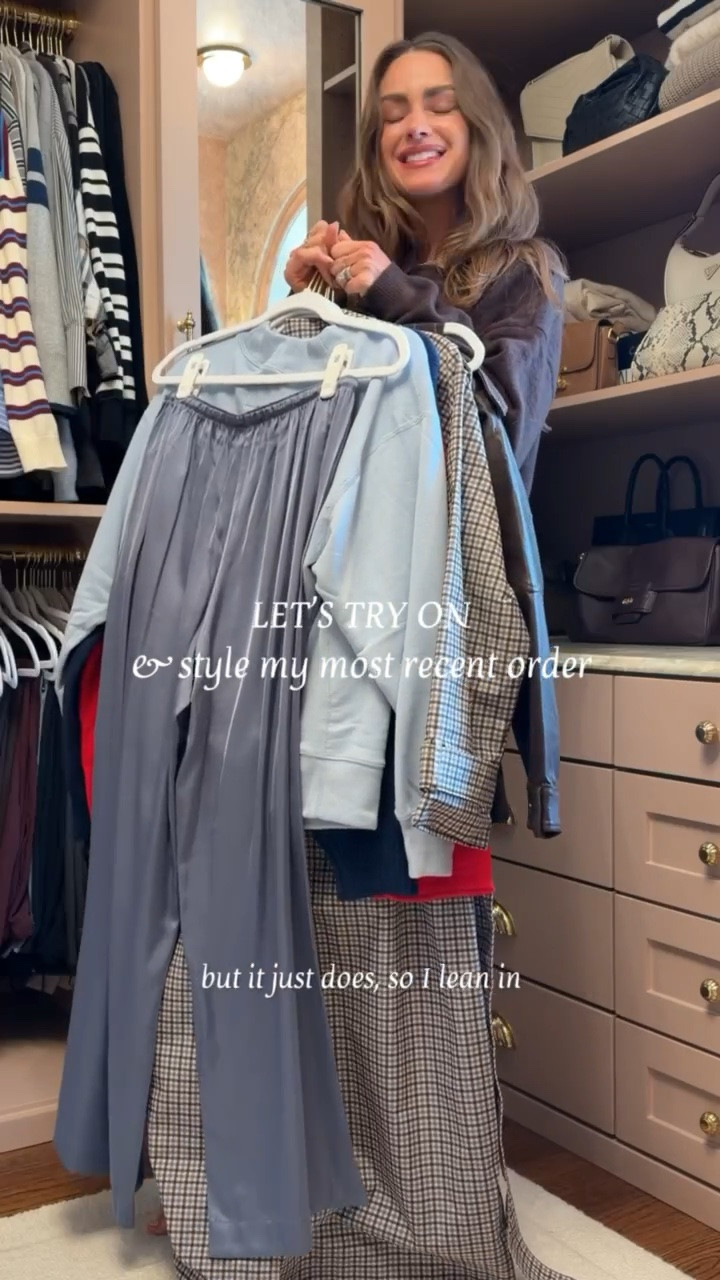 AF HAUL 🤎🍂 new pieces for the season @abercrombie

Trench coat - small 
Satin Pants - small
Vest Top  - small
Skort - small (needed size down XS)
Cardigan - small
Faux leather Jacket - small
Mockneck - small
Cowboys sweater - small
Jeans - 25R

#LTKootd #LTKSeasonal