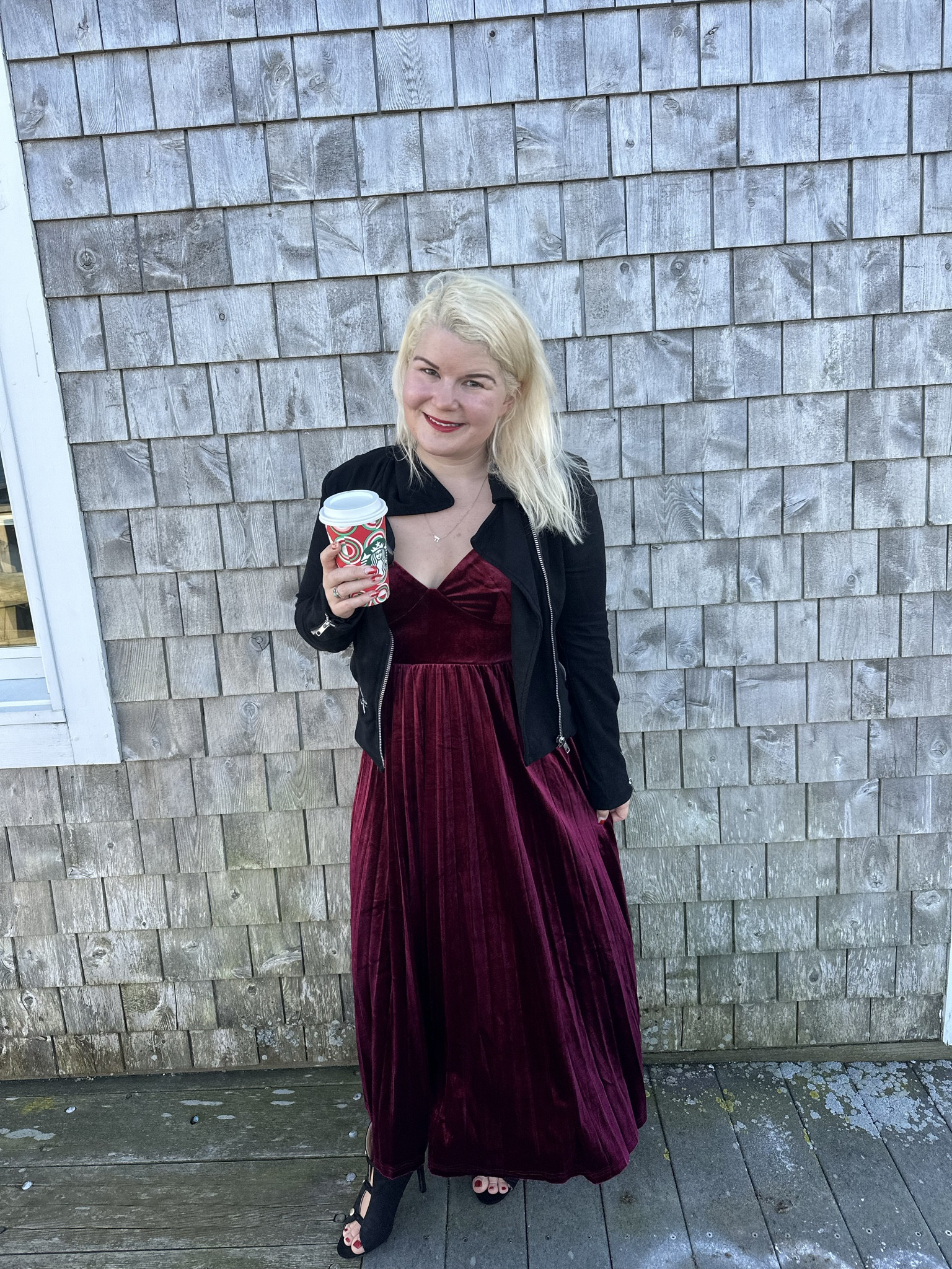 Gearing up for the holidays and this red velvet dress is perfect for the holidays. 

#LTKStyleTip #LTKPetite #LTKWedding