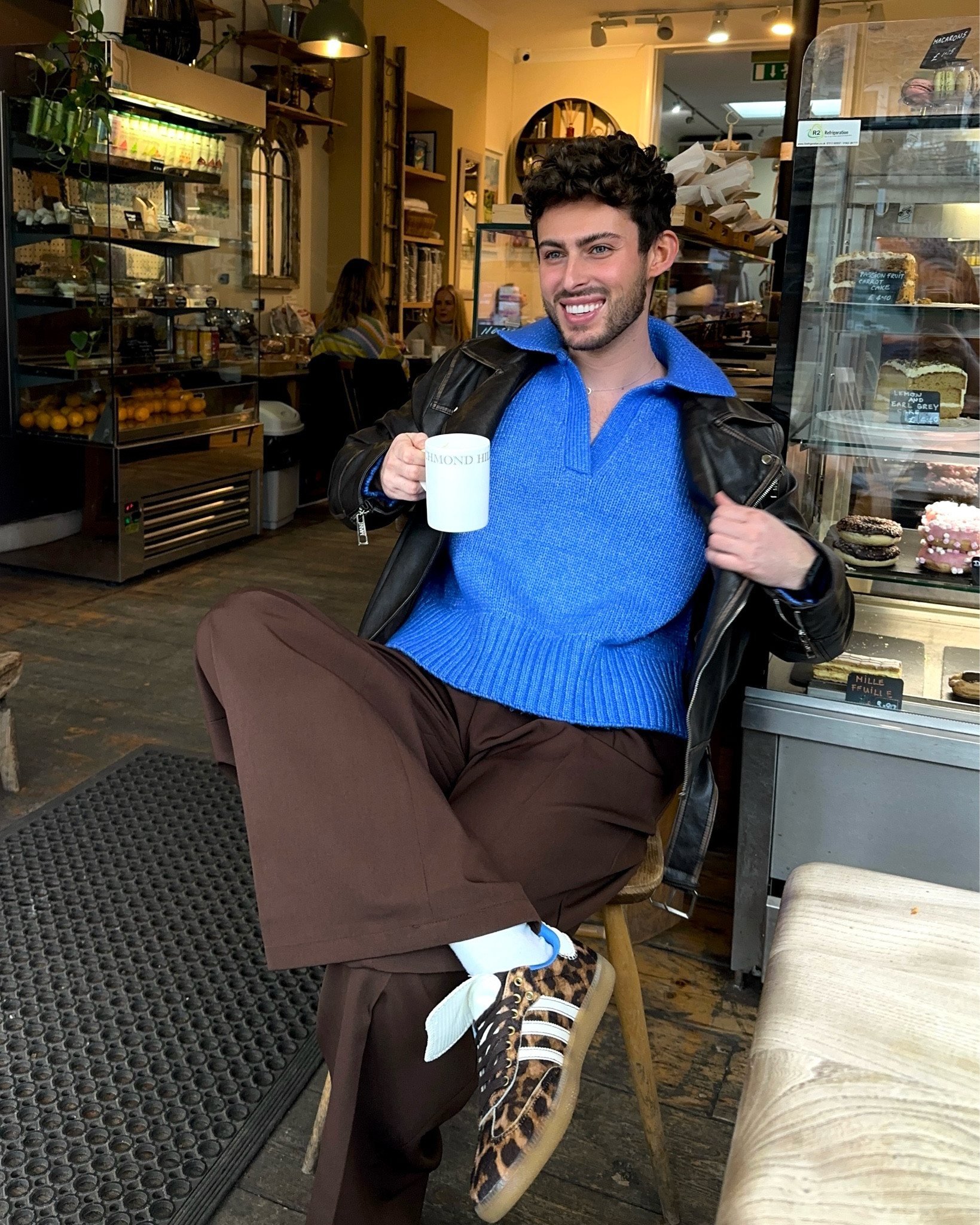 Coffee shop outfit 💙🤎
Blue jumper, spring, brown trousers, asos, outfit inspiration, leather jacket, vintage, wardrobe staples, adidas, leopard print, transitional outfit, bright, colourful, blue


#LTKeurope #LTKmens #LTKSeasonal