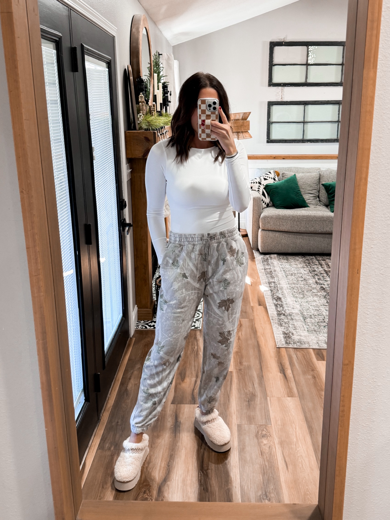 Bodysuit-medium
Sweatpants-medium 

#LTKstyletip #LTKHoliday #LTKSeasonal