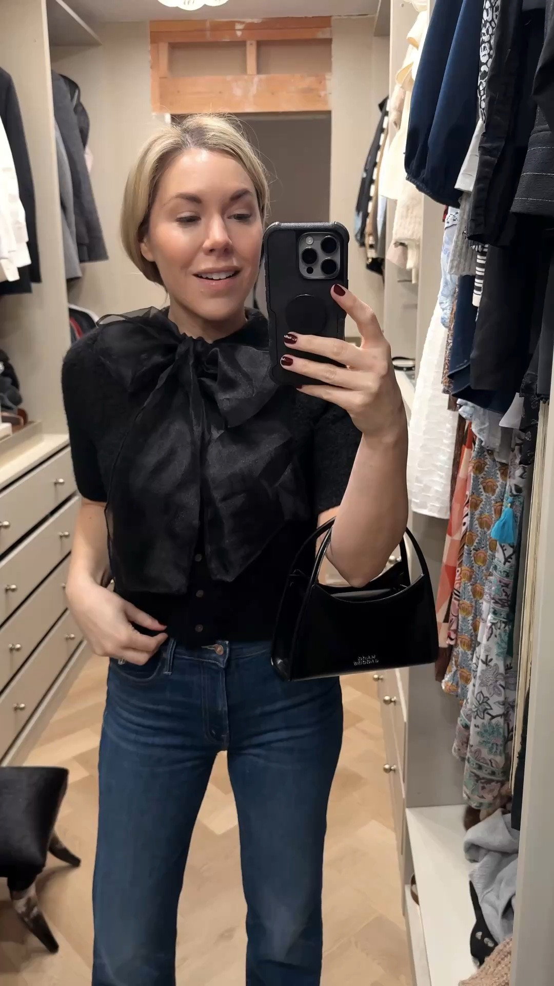 The famous claw clip bag 🫶🏻

Bow top (runs tts)
Perfect straight leg jean (runs tts)

#LTKSeasonal #LTKgrwm #LTKFindsUnder100