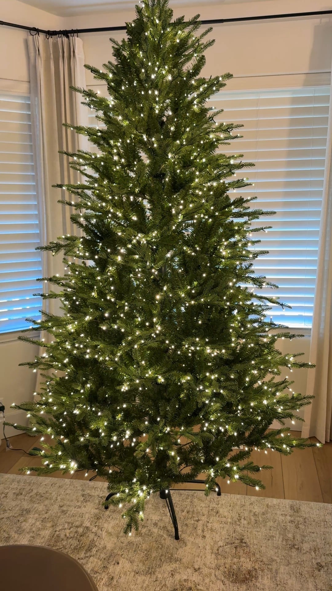 7’5” full unflocked 

Does white, color and combo all with and without flickering. 

VERY impressed with the quality  