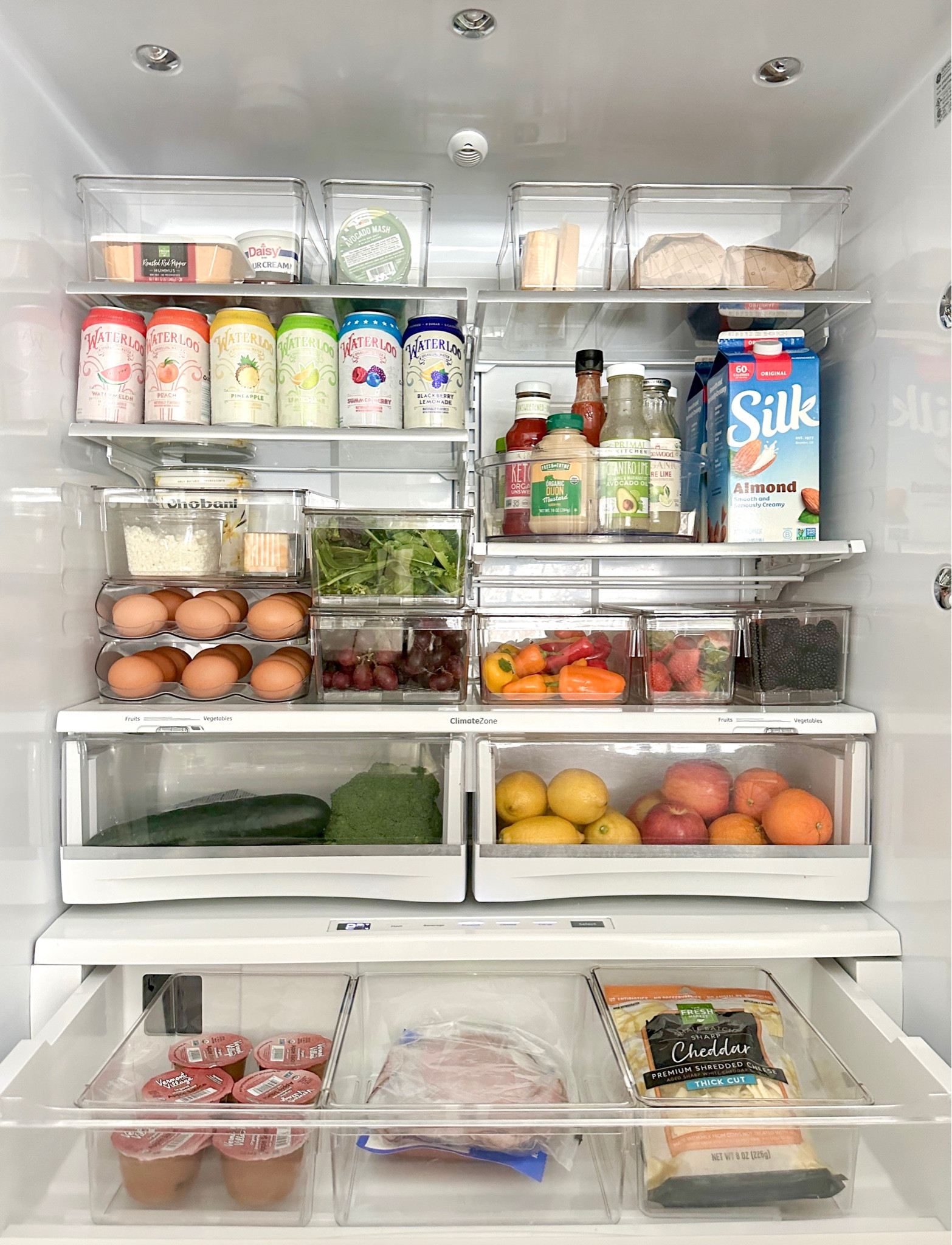 What's better then heading into the weekend with an organized fridge?

Drop your favorite food emoji if you agree! 🍎🍊🍋🍏🫐🍇