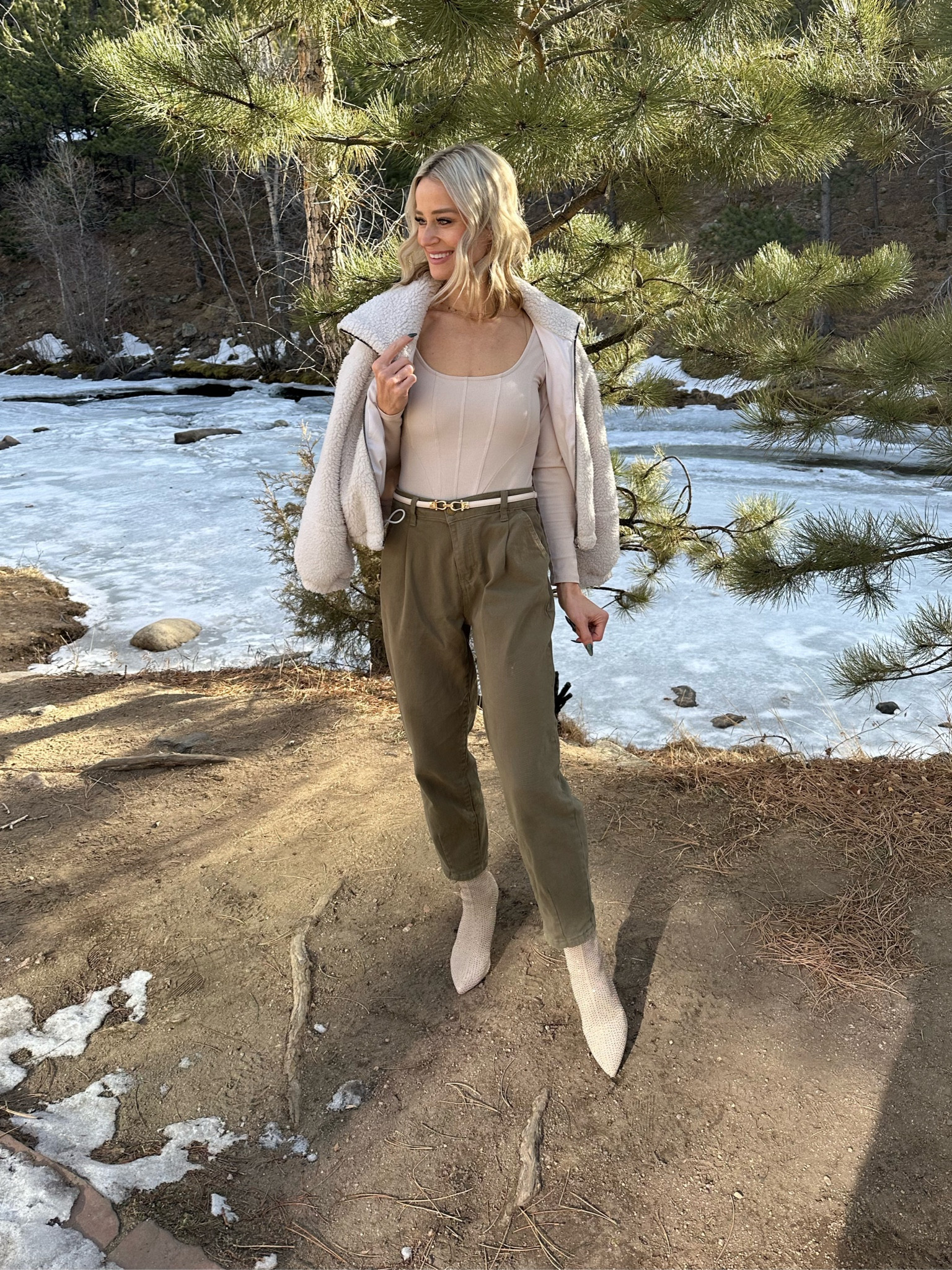 I love these fun barrel pants! Definitely over sized and oh so comfy! I use my favorite thin, adjustable belt from Amazon to cinch the waist a little, and paired a neutral long sleeve bodysuit with it.


#LTKfindsunder50 #LTKover40 #LTKstyletip