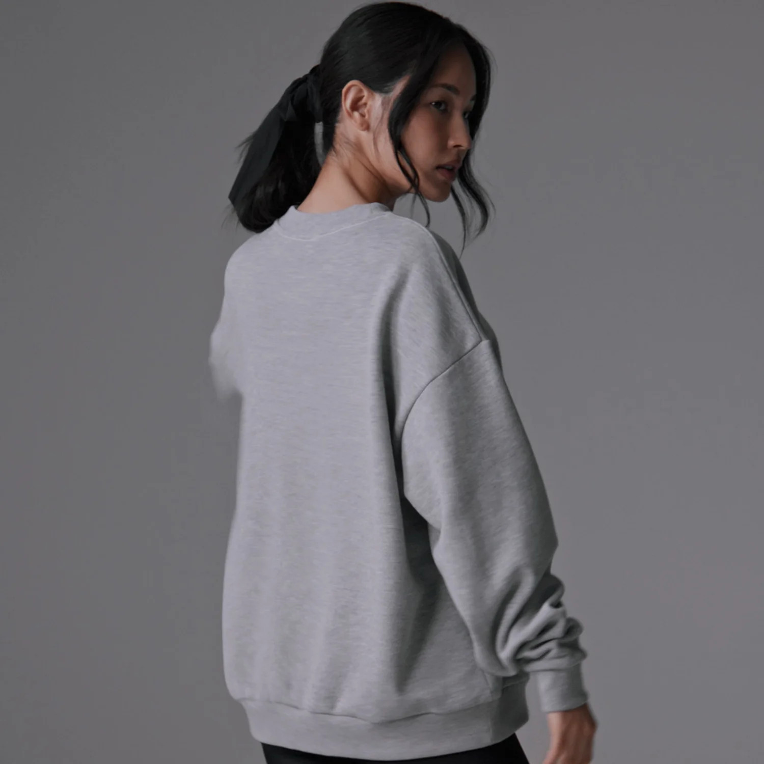 Accolade Crew Neck Pullover | Alo Yoga (US)