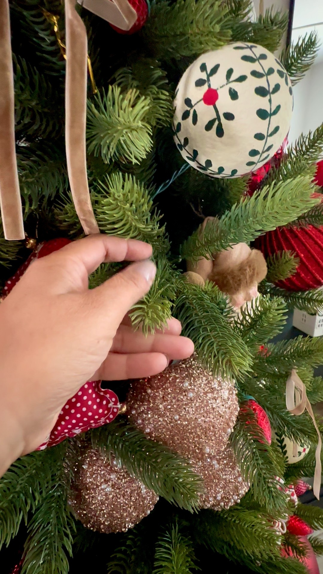 These branches though. Just wow 🤩 

#LTKSeasonal #LTKCyberWeek #LTKHoliday