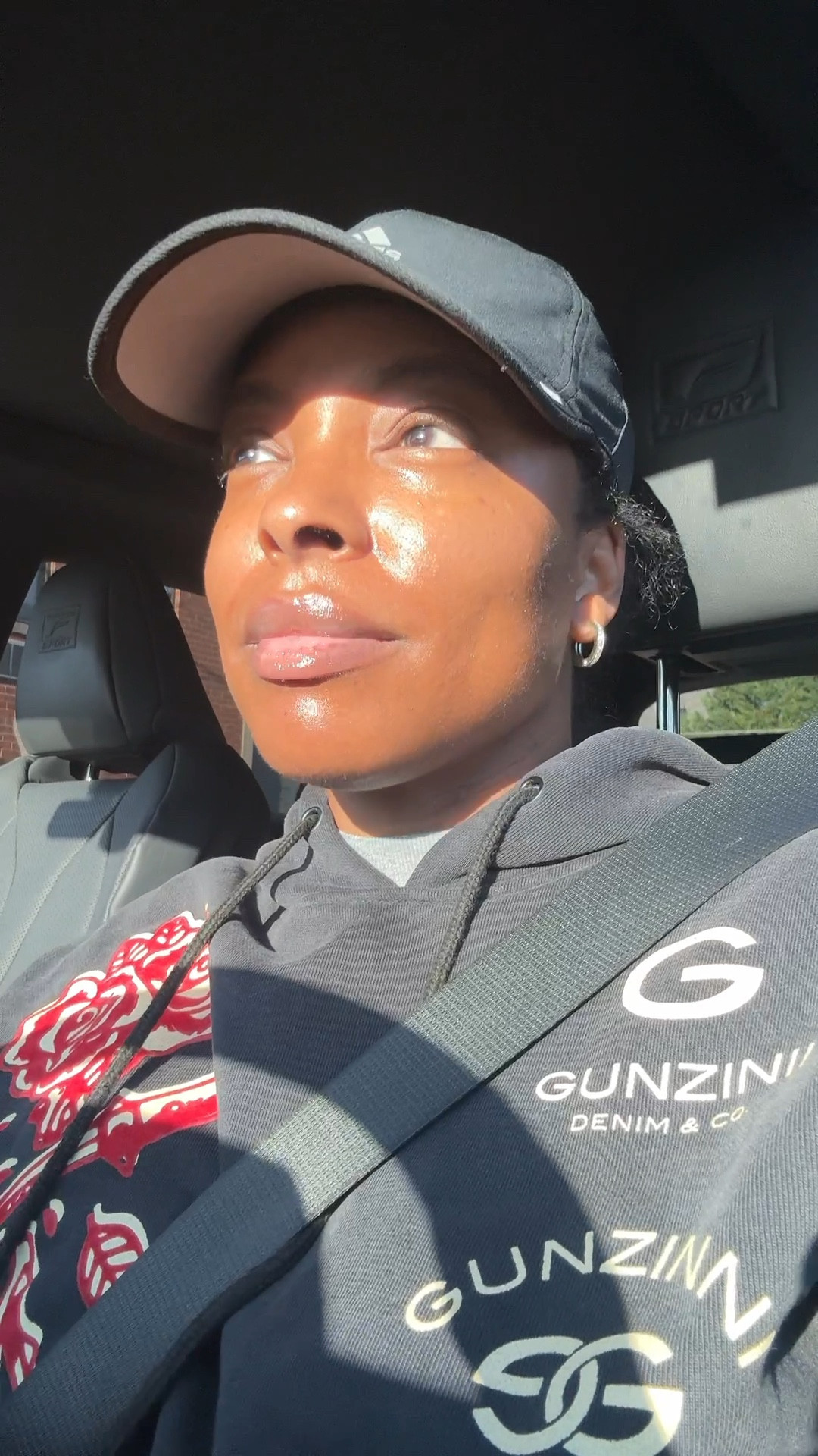 Happy Wednesday 

The sun is out and my skin is skinning!

#skinisin #skincare #spf #skincareroutine

#LTKBeauty #LTKSaleAlert #LTKFamily