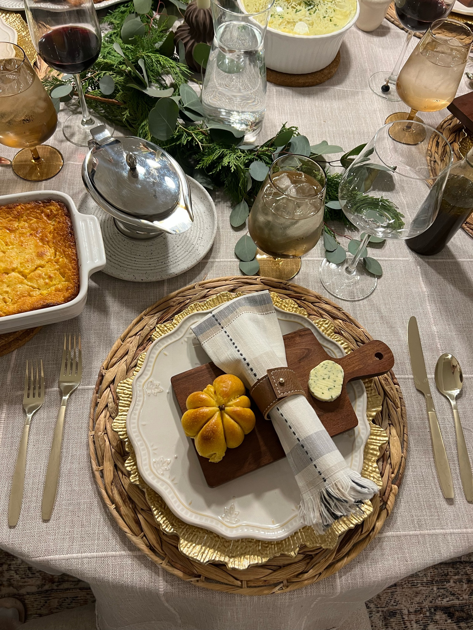 Holiday place setting

#LTKHoliday #LTKSeasonal #LTKhome