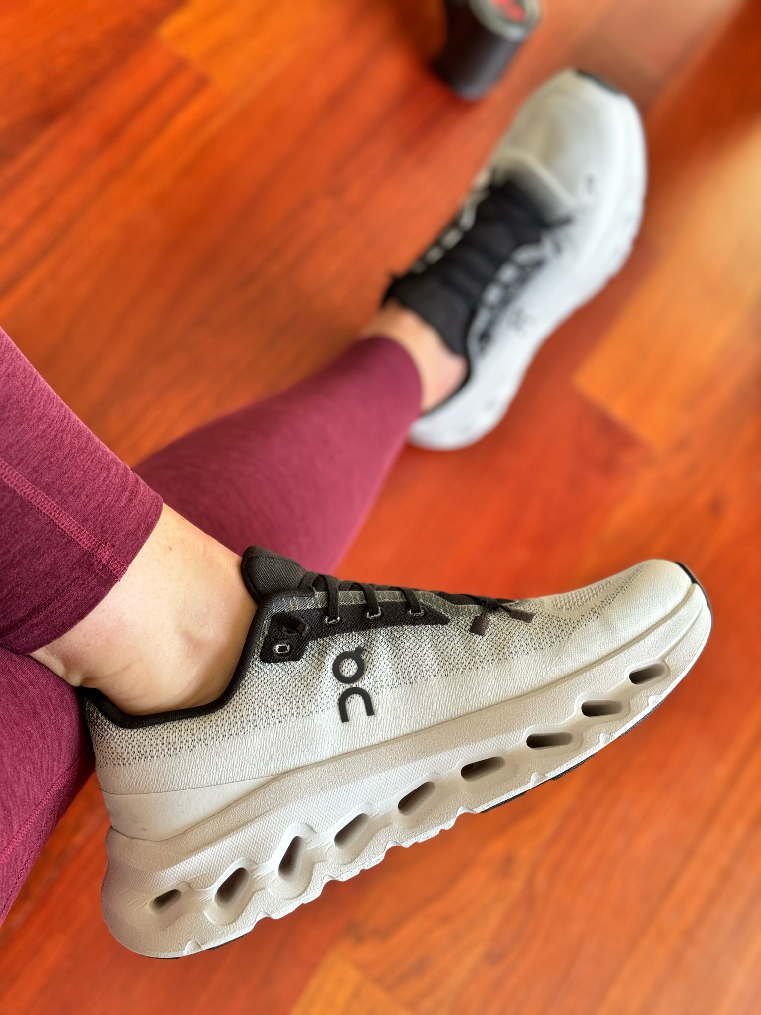 Loving these On Clouds! I love the no tie look. 🖤


#LTKshoecrush #LTKfitness #LTKActive