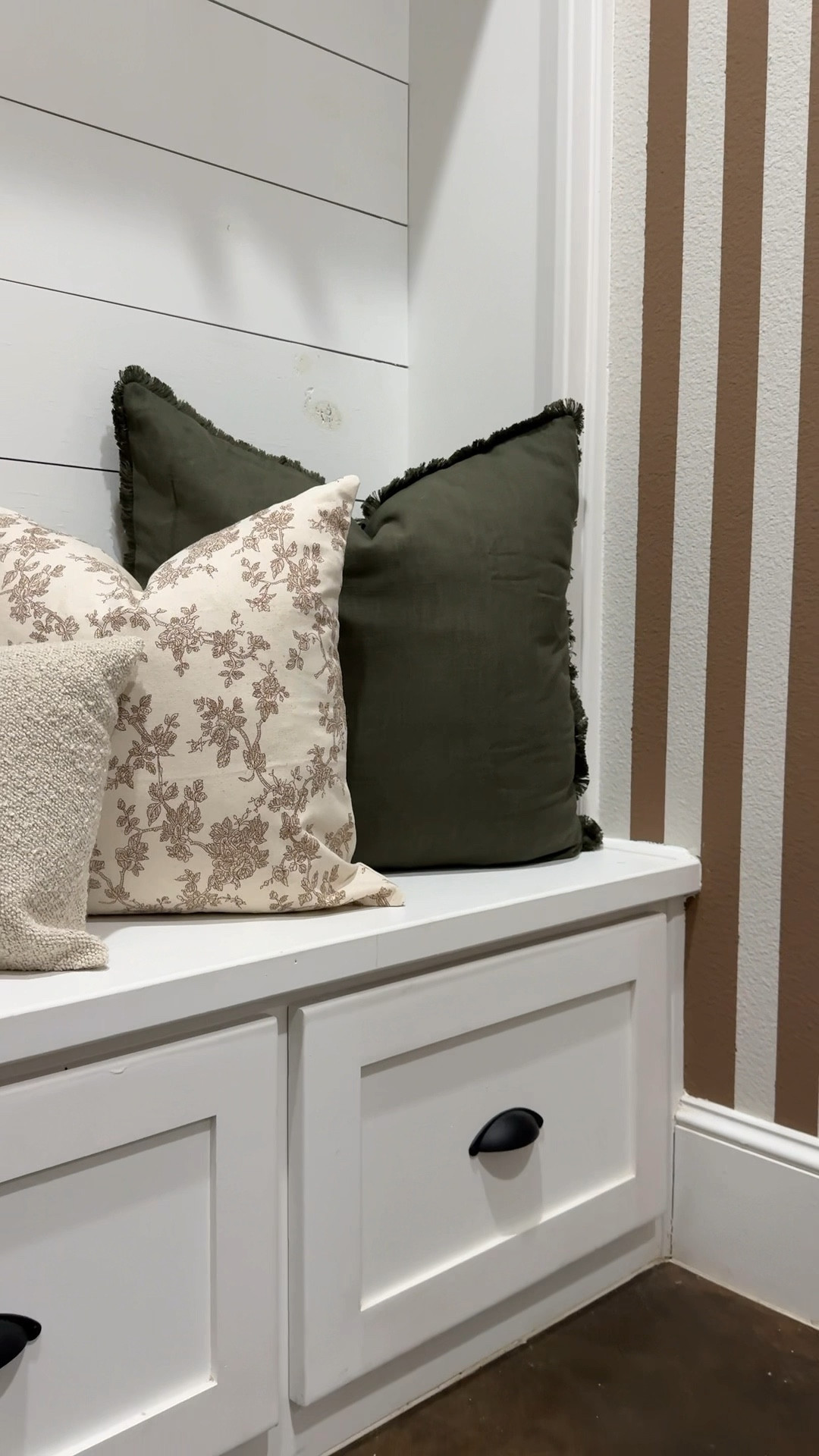 Amazon spring refresh pillow covers! 


#LTKSeasonal #LTKFindsUnder50 #LTKHome