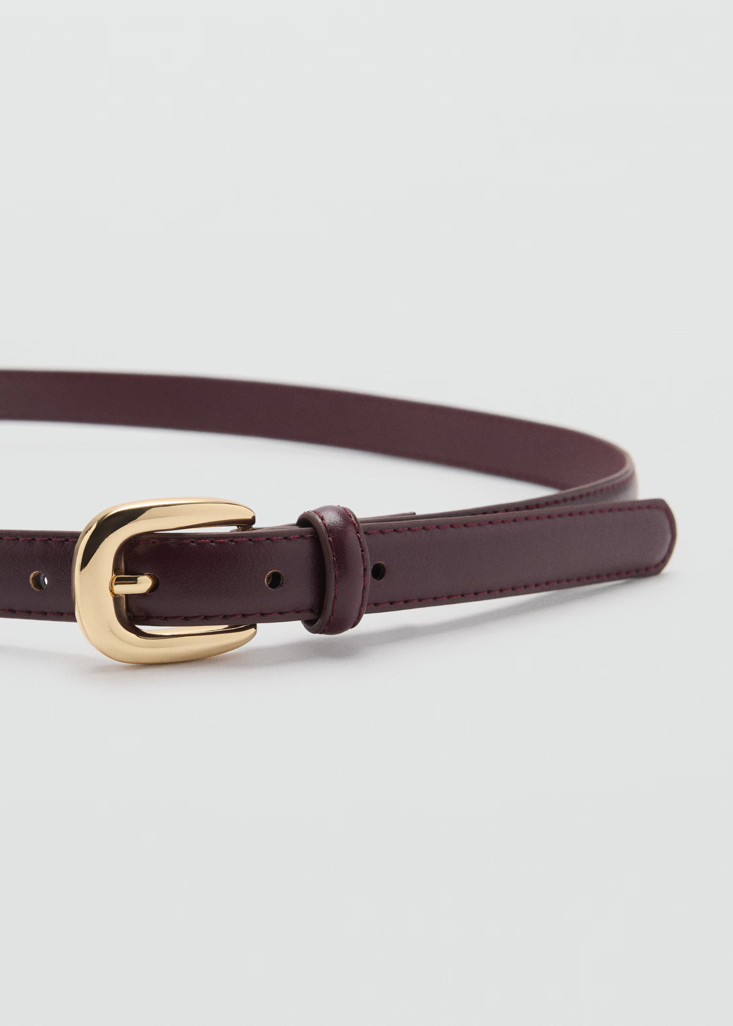 Buckle skinny belt - Women | MANGO United Kingdom | MANGO (UK)