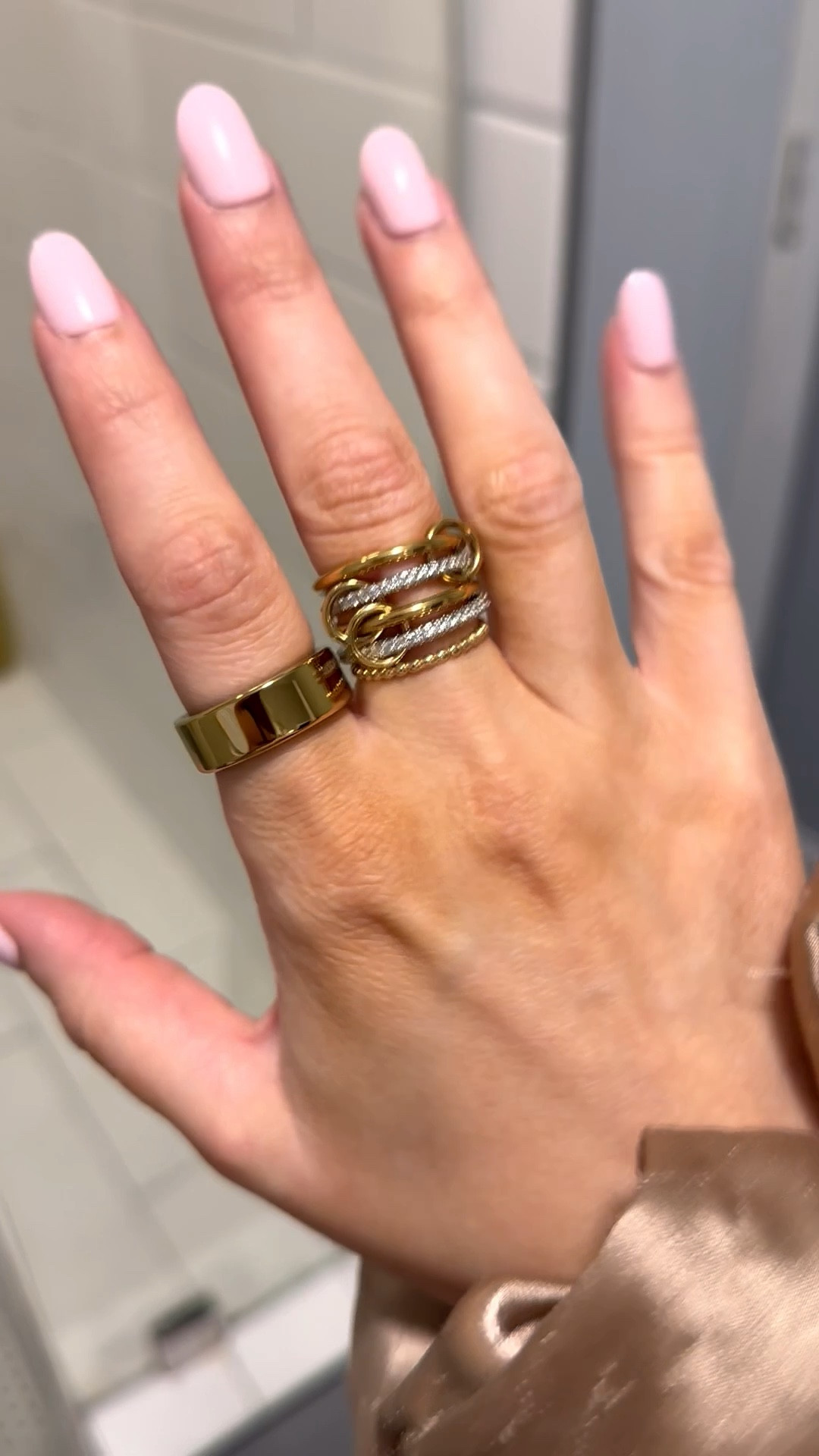 $23 Smart Ring. So far I’m loving it! It tracks 

BP
HR 
Sleep
Oxygen 
Steps 

#LTKfitnessgoals #LTKActive #LTKmorningroutine