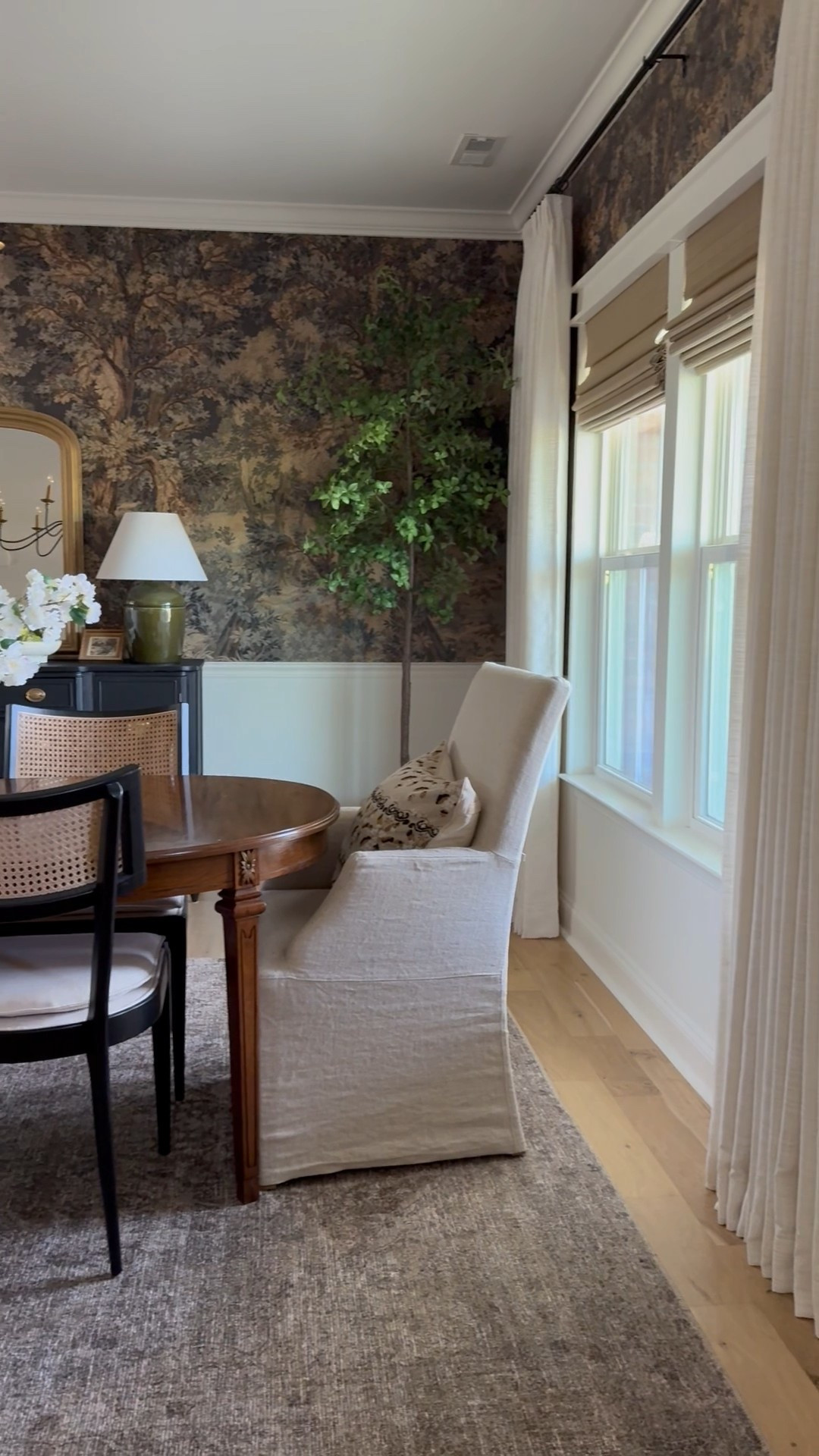 Our dining room got a big upgrade with the help of belarte studio! Their tapestry wallpaper is absolutely stunning and makes the room feel extra cozy! 

#LTKSaleAlert #LTKHome #LTKStyleTip