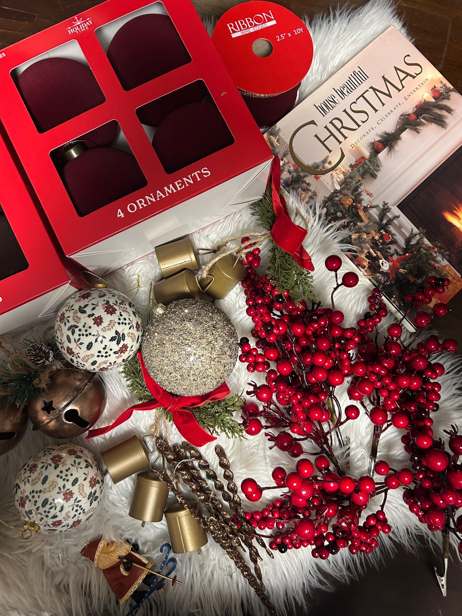 Christmas Tree Ornaments ✨🎄❤️

#LTKHome #LTKSeasonal #LTKHoliday