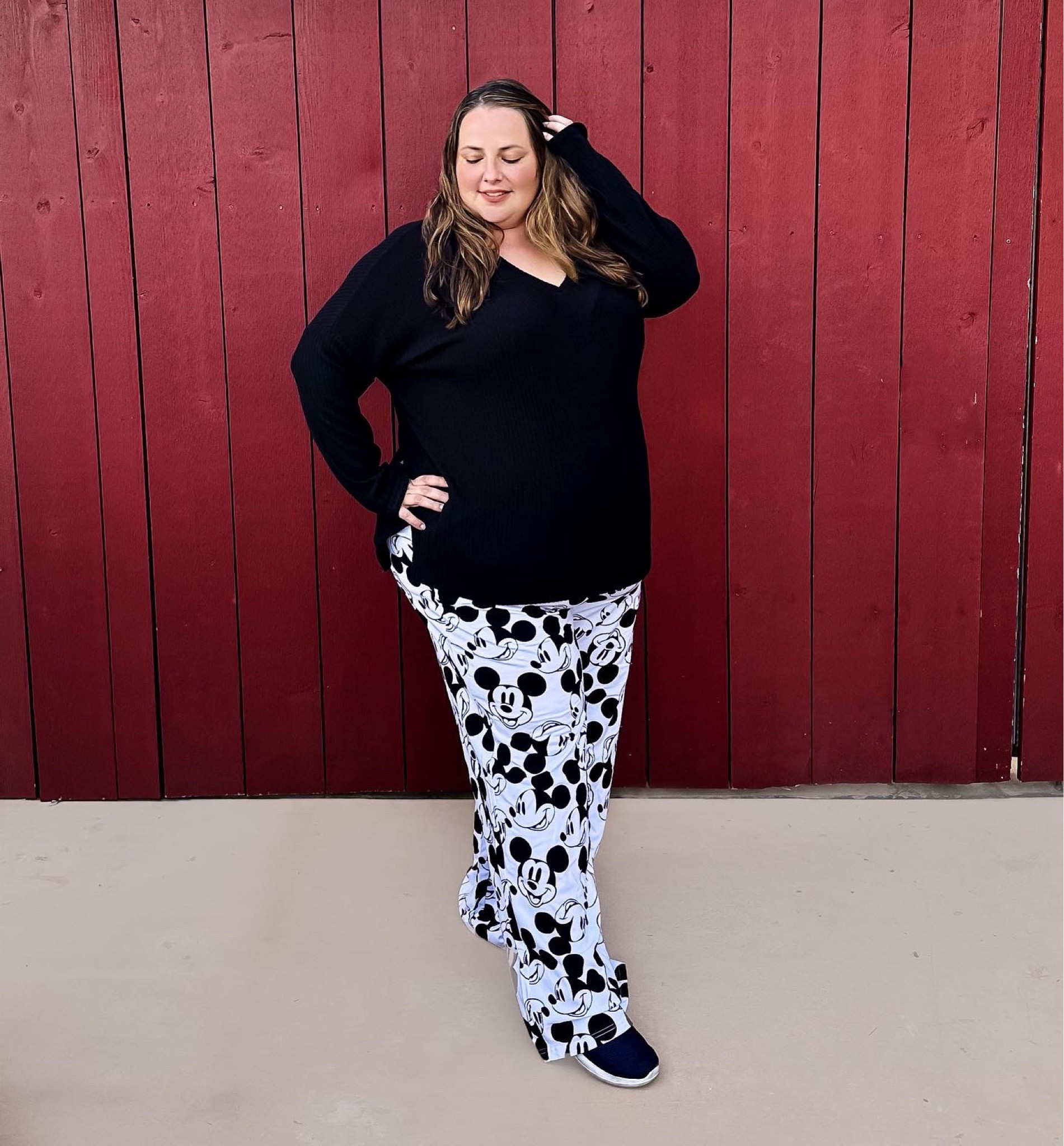 The cutest casual Mickey Mouse outfit! Available in plus size and non plus sizes!

Disney style 
Plus size fashion 
Size 22
Disney fashion 

#LTKplussize #LTKSeasonal #LTKfindsunder50