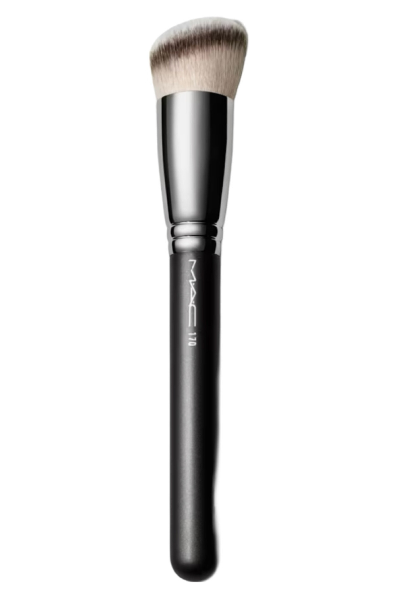 My dreamy foundation brush to blend everything out so seamlessly 🖤

#LTKbeauty