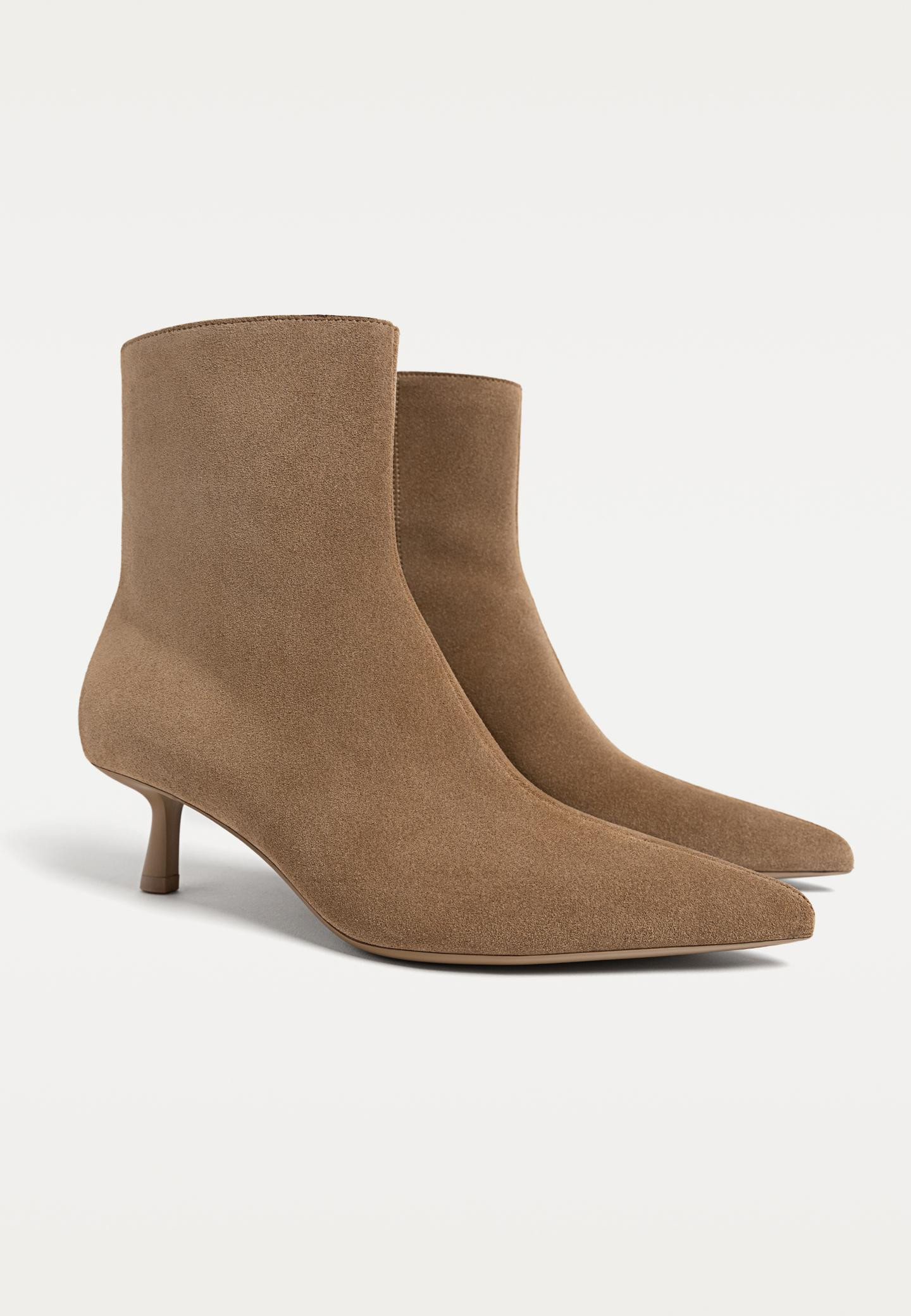 Bottines à talon aiguille en croûte de cuir - Toutes femme | Stradivarius France | Stradivarius (FR)