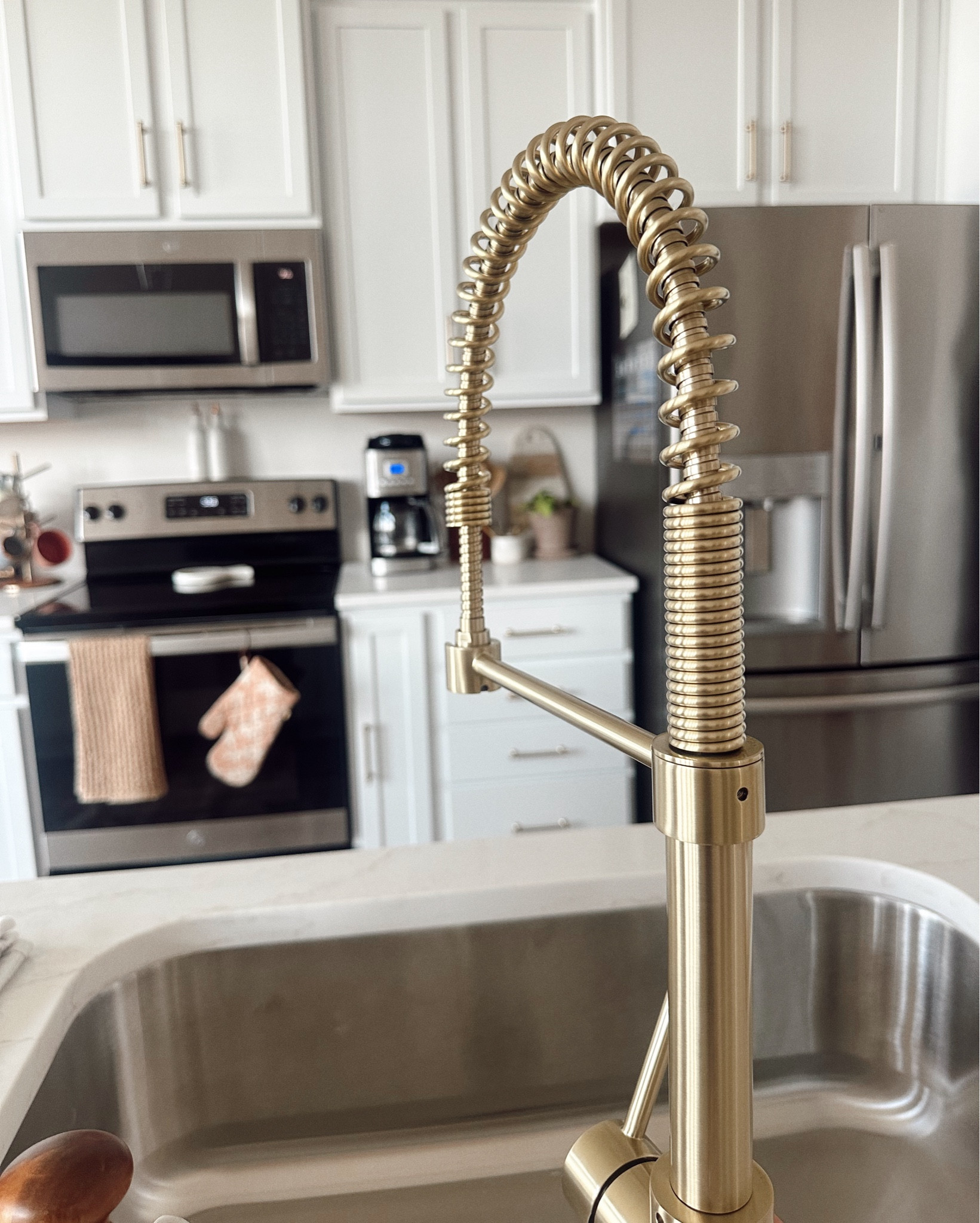 Faucet is here I’m obsessed ✨😍 brand is @ZLINE 

loving this champagne gold 🌼🌼🌼

#LTKFamily #LTKHome