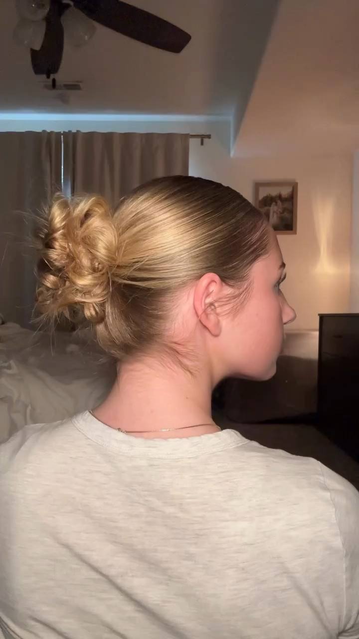 Pre wash routine for healthy, shiny hair🎀

@glowbeauty.hair @fableandmane @k18hair @daehair @tresemme #slickback #hairwashday #washdayroutine #hairhealth #shinyhair