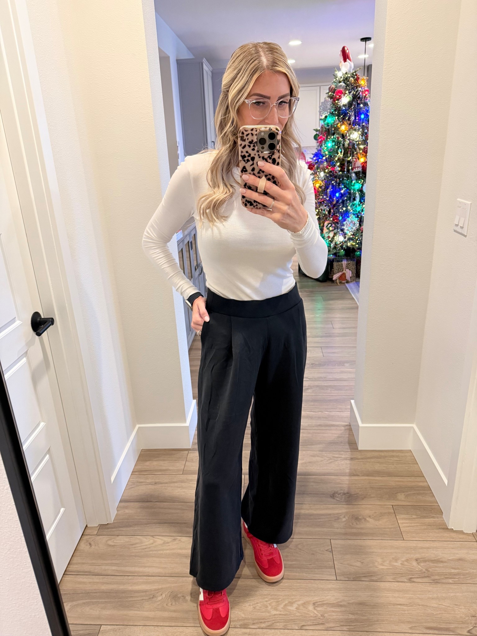 Amazon has really upped their fashion game! The best cozy vibes for the holidays! 

#LTKgrwm #LTKHoliday #LTKootd