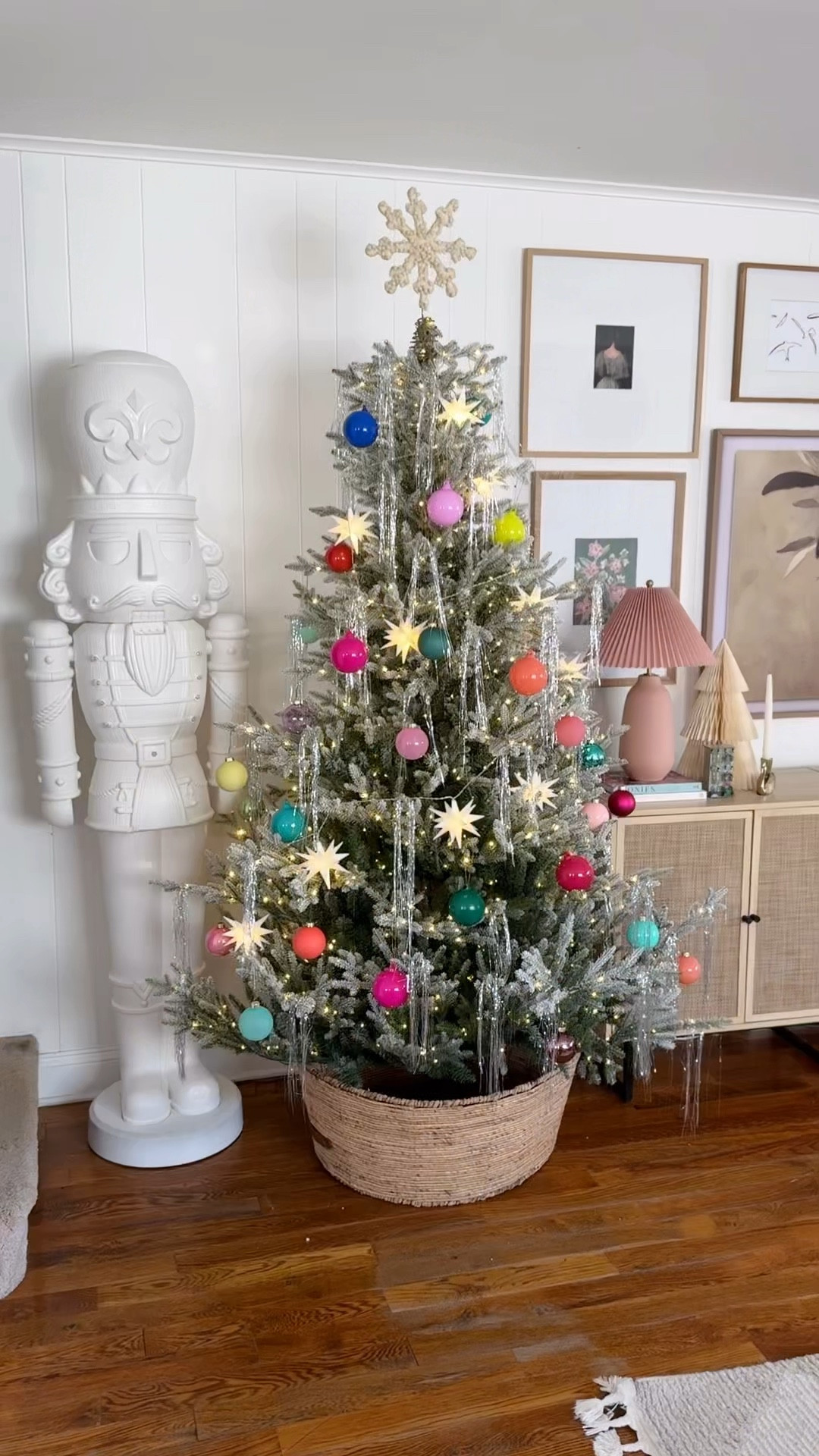 Christmas Tree 2024

#LTKHome #LTKHoliday