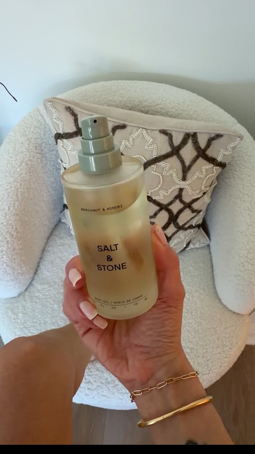 Body oil is a must for me after every shower 🤍 hydration + glow all in one.
This one is new and smells SO good + absorbs beautifully.
I usually wear Santal & Vetiver in my deodorant (my fave), but it was sold out…so I tried another scent and love it. Still need that Santal & Vetiver in this though✨ @Salt & Stone 

Salt and stone | body oil | skincare | self care | Rita Salmo 

#LTKBeauty #LTKselfcare