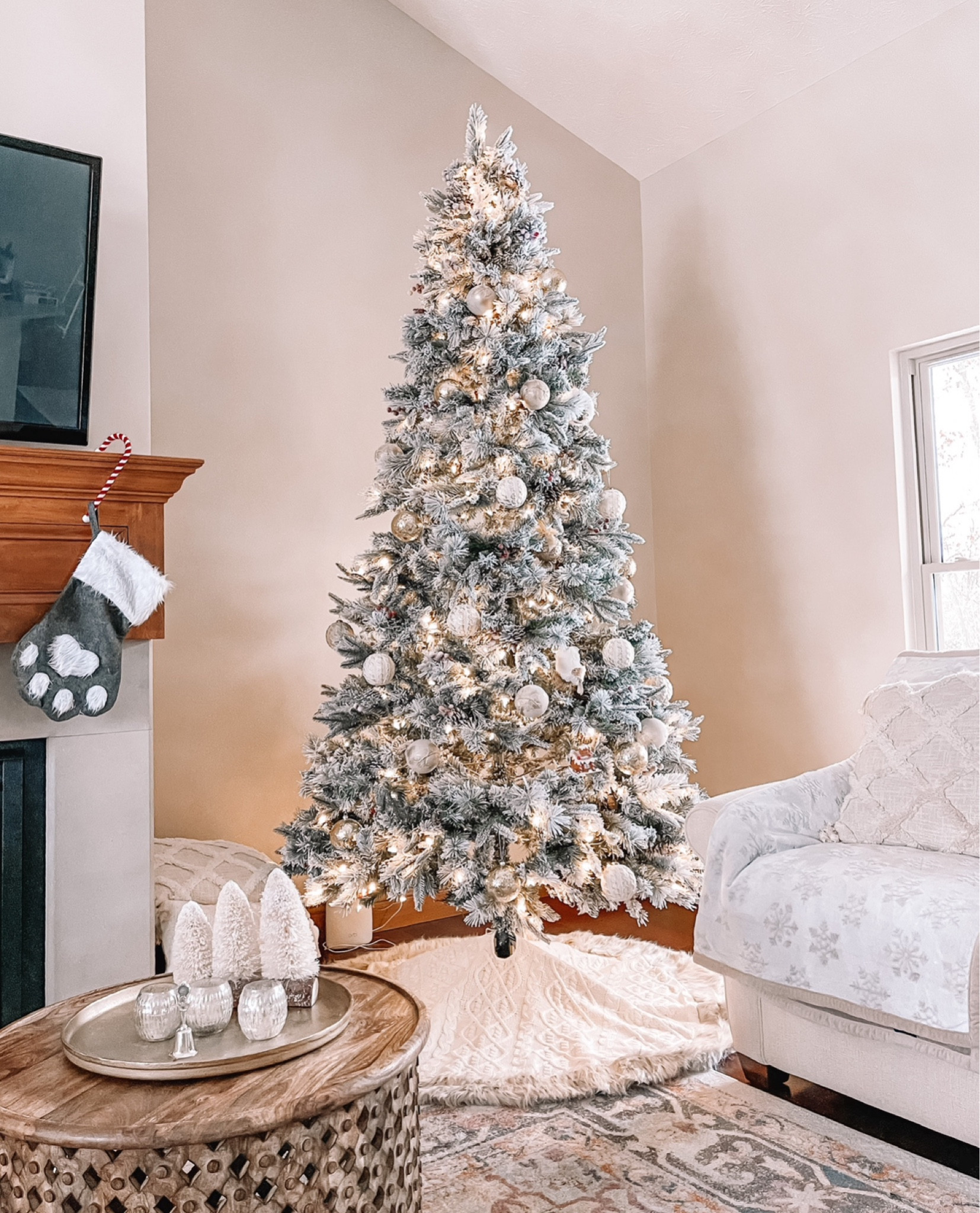 Christmas tree 🎄 Oh, Christmas tree 🎄 
🔑Christmas tree decor ideas, Christmas decor, Flocked Christmas tree, Christmas ornaments, 9ft Pre-lit Christmas Tree Snow Flocked, Feel Real, 800 Warm Lights,Pinecones Hinged Artificial Trees, 

#LTKHoliday #LTKSeasonal #LTKhome