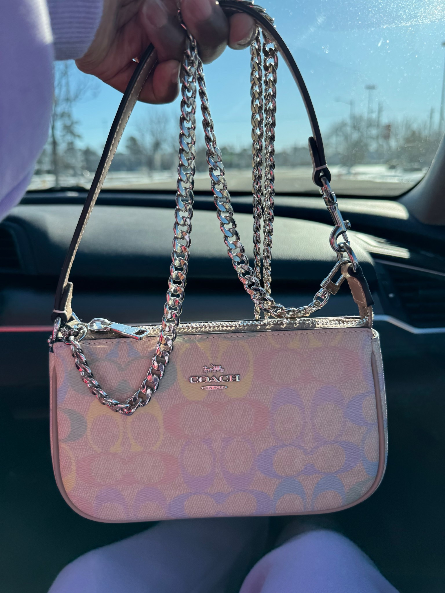 Made it into an easy everyday crossbody bag 😍



#LTKOver40 #LTKValentine #LTKdayinmylife